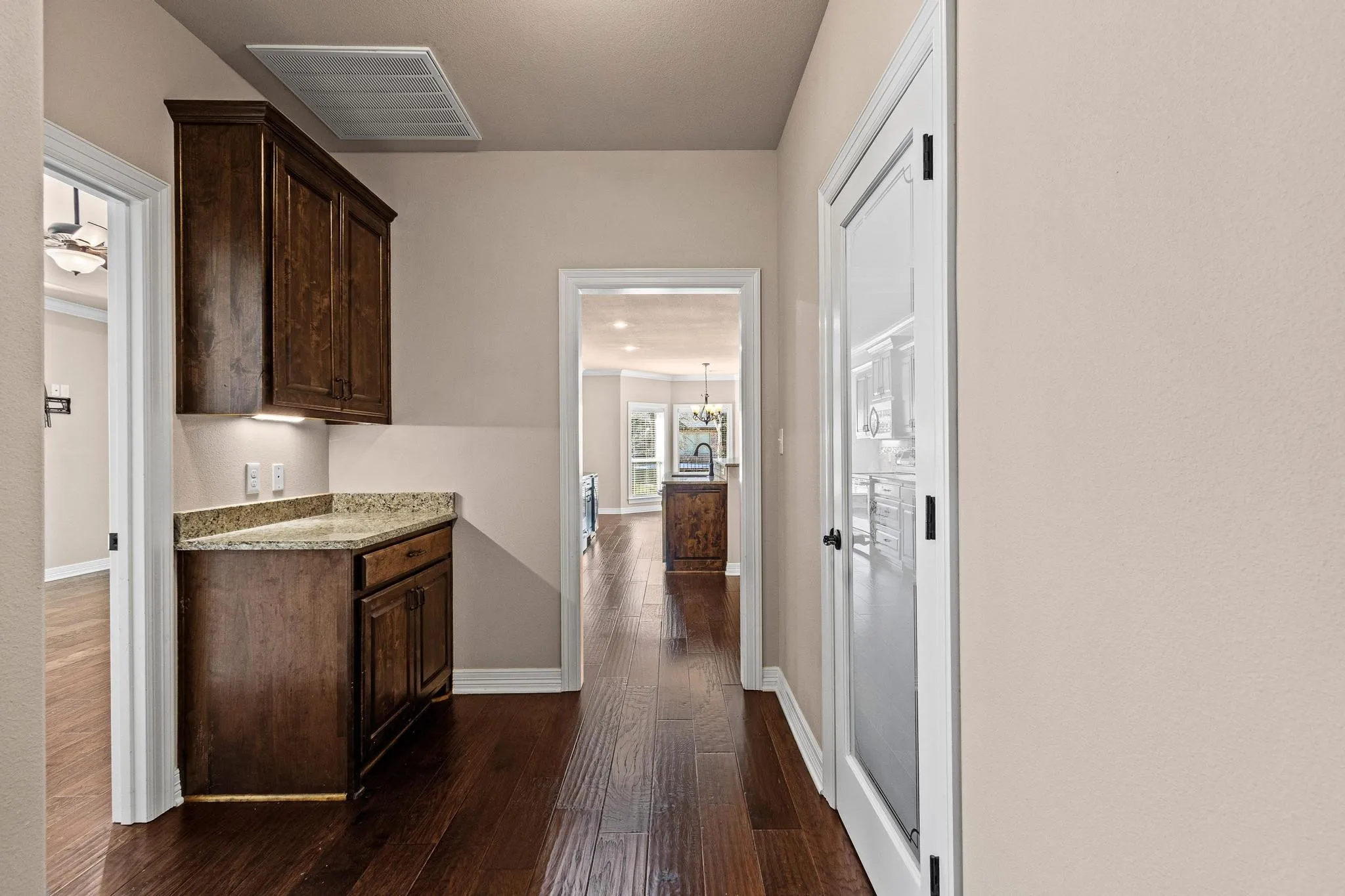 Single Family Residence For Sale in Grayson County , 1028 Addison Avenue, Pottsboro, Texas 75076, 3 Bedroom, 2 Bathroom, 2 Garage spaces, 2,713 Sqft, built in 2017, mls#21171523, Real Estate Agent in Pottsboro, Homes For Sale in Grayson county, Homes For Sale in Pottsboro, Realtor in Pottsboro Texas, Real Estate Brokerage Independent Realty Texas, Luminita Cordes Realtor