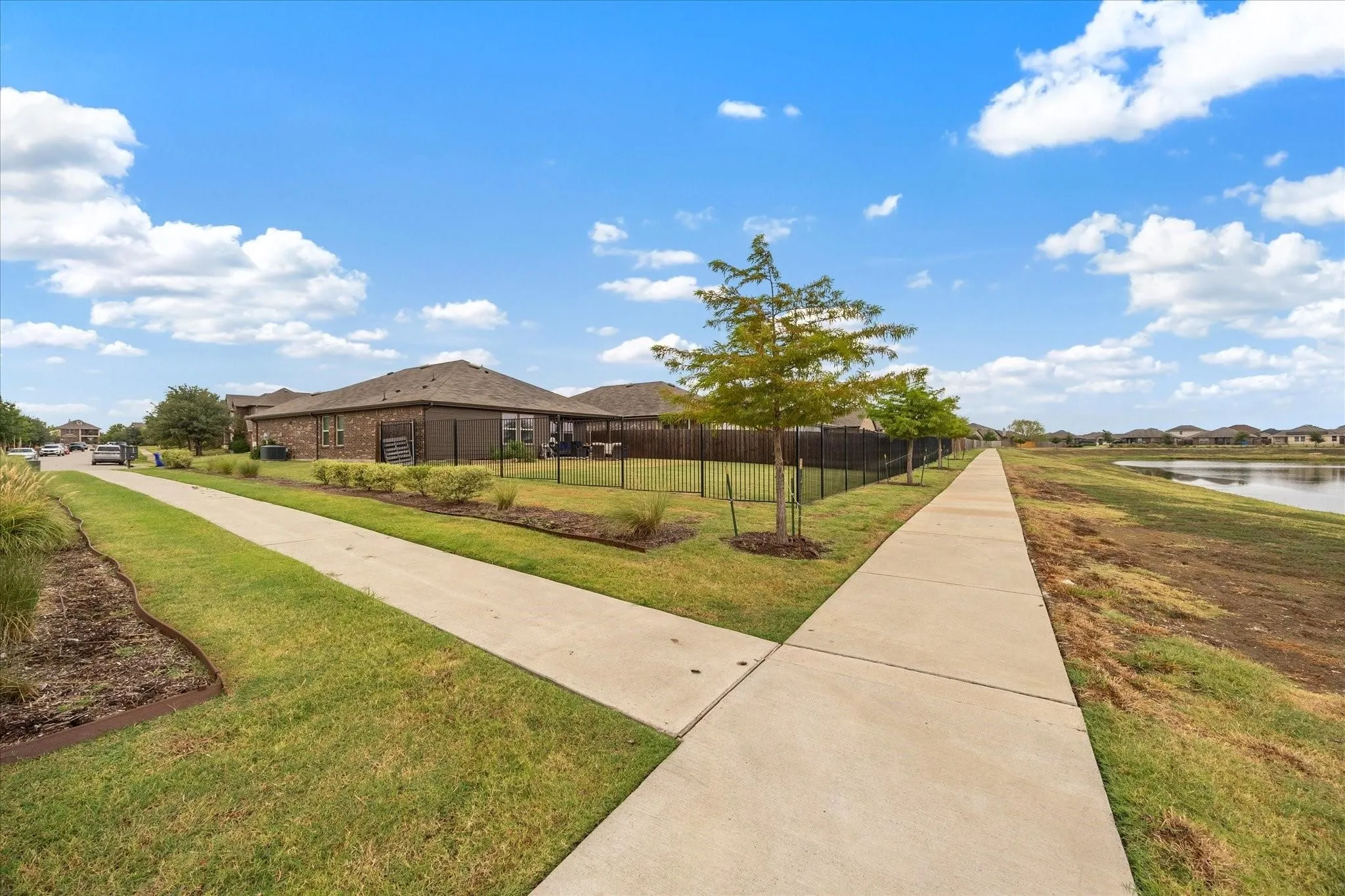 Single Family Residence For Rent in Hunt County , 1125 Silver Maple Lane, Royse City, Texas 75189, 3 Bedrooms, 2 Bathrooms, 2 Garage spaces, 1,444 Sqft, built in 2020, Preowned, Price $1,895, mls#21165525, Real Estate Agent in Royse City, Homes For Rent in Hunt county, Homes For Rent in Royse City, Realtor in Royse City Texas, Real Estate Brokerage Independent Realty Texas, Luminita Cordes Realtor