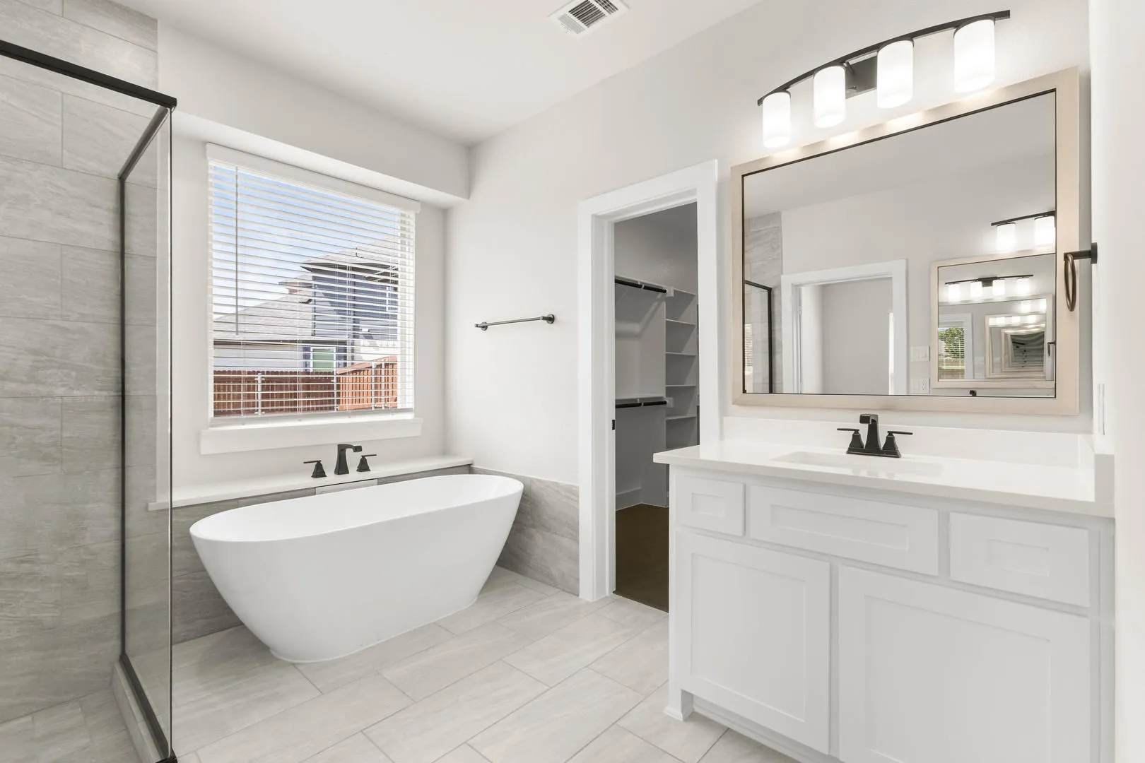 2565 Riverchase-Primary Suite-4