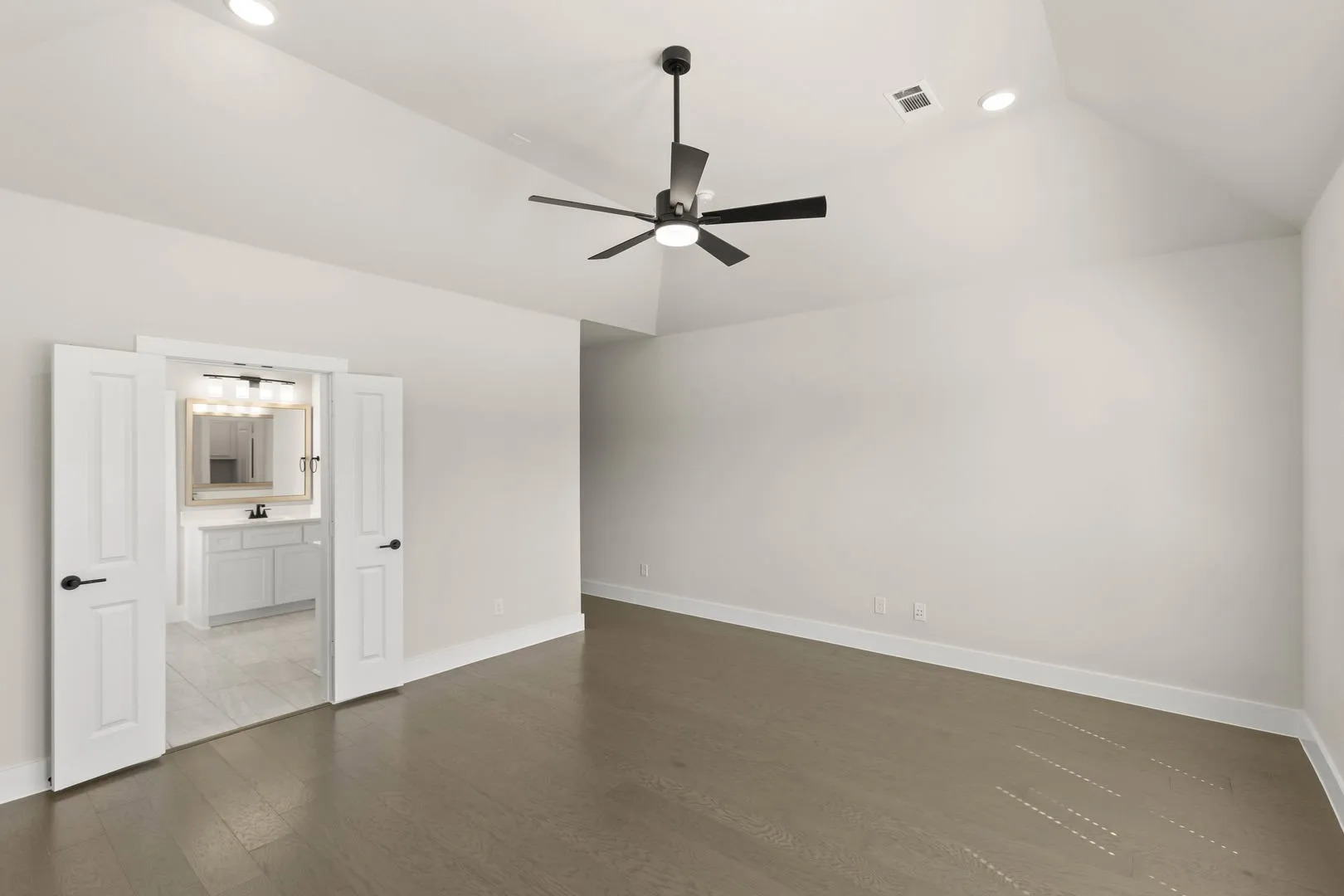 2565 Riverchase-Primary Suite-2