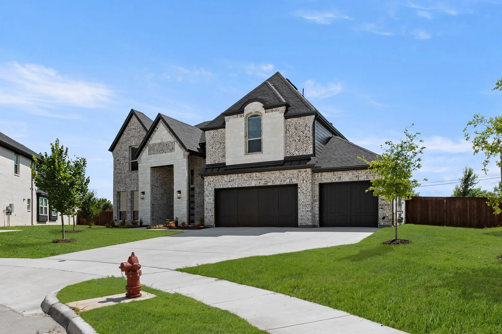 2565 Riverchase-Front-2