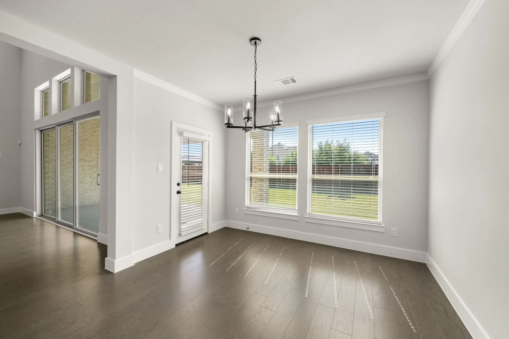 2549 Baypoint- Dining-1
