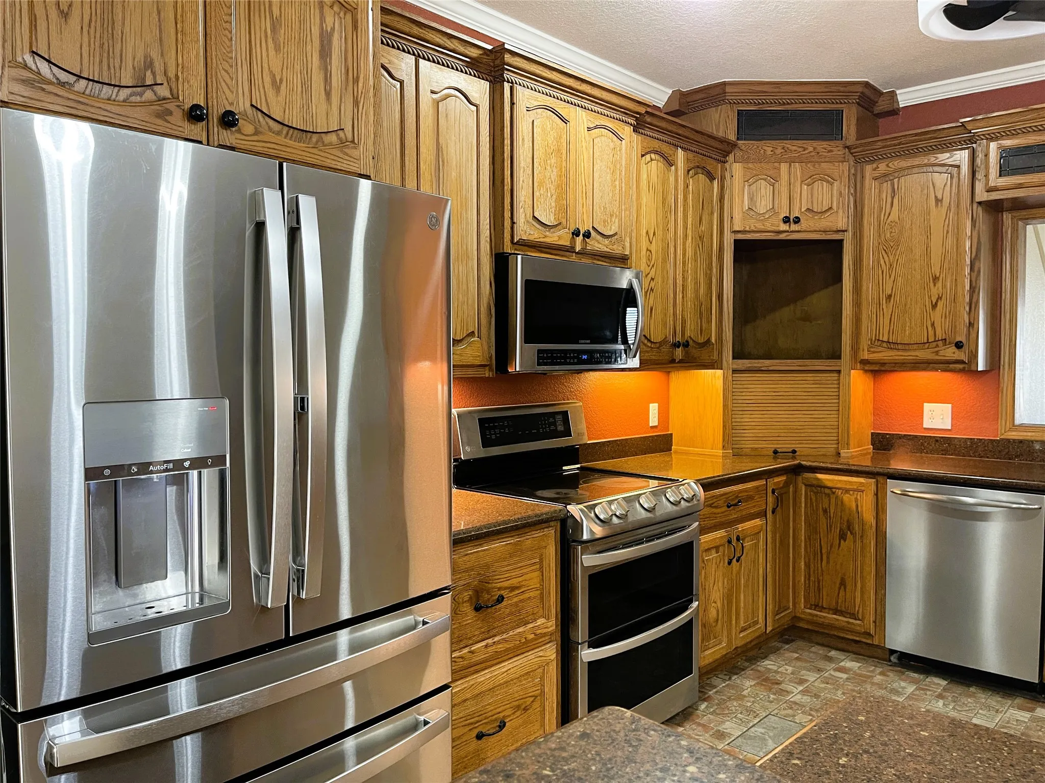 Single Family Residence For Sale in Freestone County , 107 S Highway 14, Wortham, Texas 76693, 5 Bedrooms, 4 Bathrooms, Garage spaces, 3,168 Sqft, built in 2008, Price $730,000, mls#21166372, Real Estate Agent in Wortham, Homes For Sale in Freestone county, Homes For Sale in Wortham, Realtor in Wortham Texas, Real Estate Brokerage Independent Realty Texas, Luminita Cordes Realtor