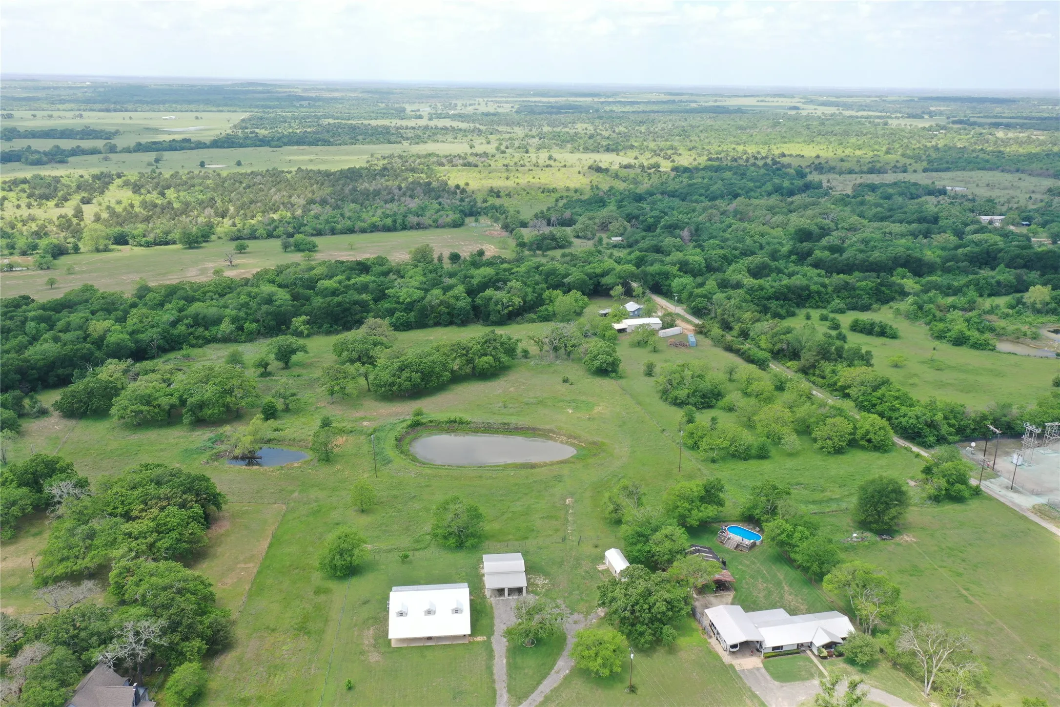 Single Family Residence For Sale in Freestone County , 107 S Highway 14, Wortham, Texas 76693, 5 Bedrooms, 4 Bathrooms, Garage spaces, 3,168 Sqft, built in 2008, Price $730,000, mls#21166372, Real Estate Agent in Wortham, Homes For Sale in Freestone county, Homes For Sale in Wortham, Realtor in Wortham Texas, Real Estate Brokerage Independent Realty Texas, Luminita Cordes Realtor