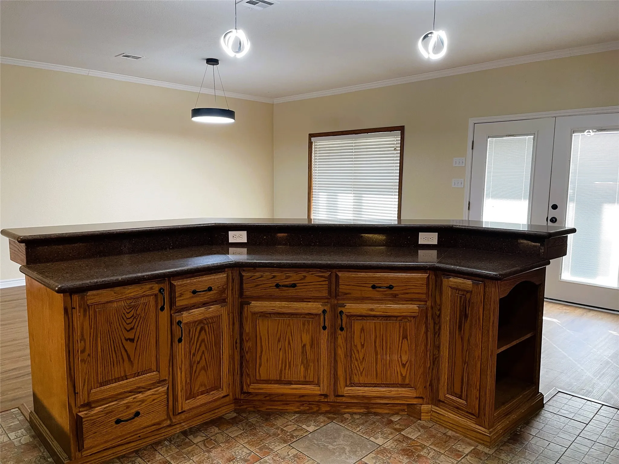 Single Family Residence For Sale in Freestone County , 107 S Highway 14, Wortham, Texas 76693, 5 Bedrooms, 4 Bathrooms, Garage spaces, 3,168 Sqft, built in 2008, Price $730,000, mls#21166372, Real Estate Agent in Wortham, Homes For Sale in Freestone county, Homes For Sale in Wortham, Realtor in Wortham Texas, Real Estate Brokerage Independent Realty Texas, Luminita Cordes Realtor