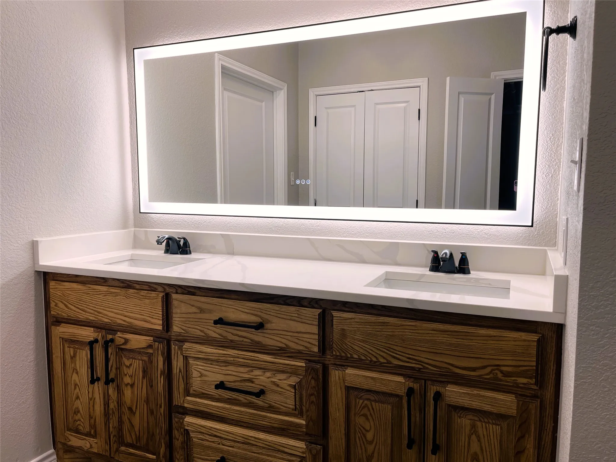 Single Family Residence For Sale in Freestone County , 107 S Highway 14, Wortham, Texas 76693, 5 Bedrooms, 4 Bathrooms, Garage spaces, 3,168 Sqft, built in 2008, Price $730,000, mls#21166372, Real Estate Agent in Wortham, Homes For Sale in Freestone county, Homes For Sale in Wortham, Realtor in Wortham Texas, Real Estate Brokerage Independent Realty Texas, Luminita Cordes Realtor