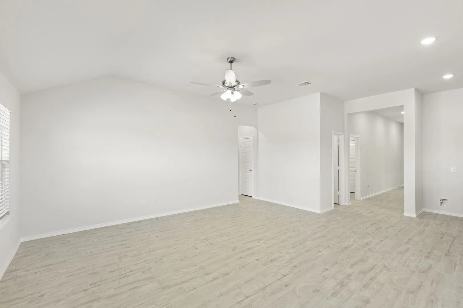 Single Family Residence For Sale in Kaufman County , 118 Coyote Circle, Terrell, Texas 75160, 3 Bedroom, 2 Bathroom, 2 Garage spaces, 1,620 Sqft, built in 2026, New Construction - Complete, mls#21174665, Real Estate Agent in Terrell, Homes For Sale in Kaufman county, Homes For Sale in Terrell, Realtor in Terrell Texas, Real Estate Brokerage Independent Realty Texas, Luminita Cordes Realtor