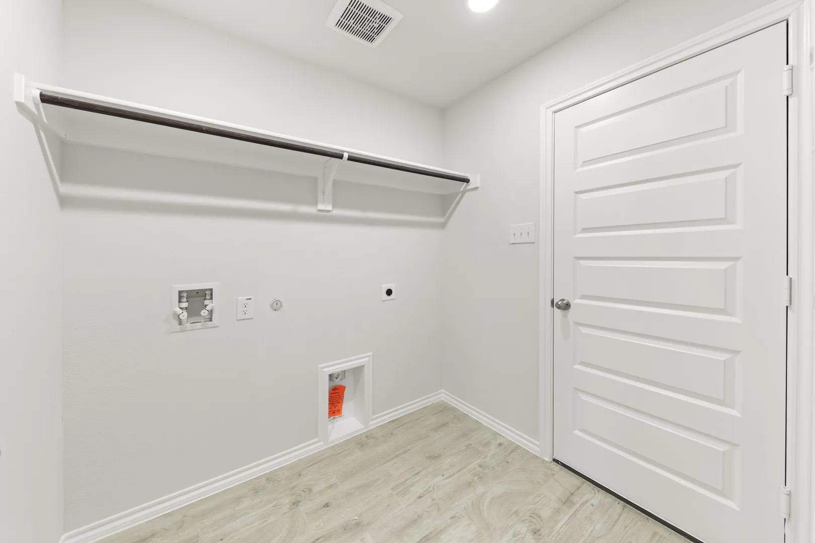 Single Family Residence For Sale in Kaufman County , 118 Coyote Circle, Terrell, Texas 75160, 3 Bedroom, 2 Bathroom, 2 Garage spaces, 1,620 Sqft, built in 2026, New Construction - Complete, mls#21174665, Real Estate Agent in Terrell, Homes For Sale in Kaufman county, Homes For Sale in Terrell, Realtor in Terrell Texas, Real Estate Brokerage Independent Realty Texas, Luminita Cordes Realtor