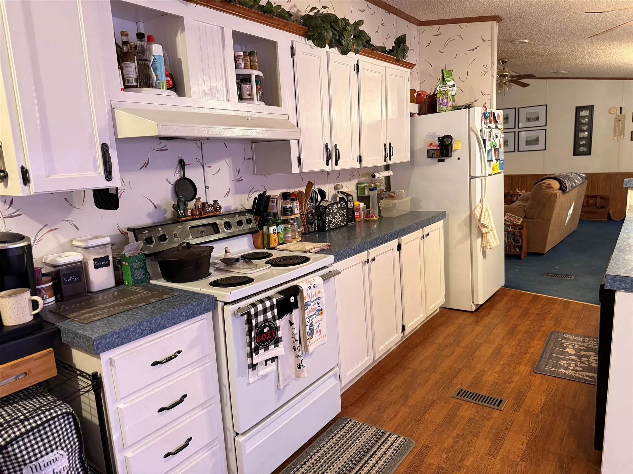 Manufactured Home For Sale in Marion County , 383 Randall Ave, Jefferson, Texas 75657, 3 Bedrooms, 2 Bathrooms, Garage spaces, 16,801 Sqft, built in 1997, Price $139,900, mls#21174792, Real Estate Agent in Jefferson, Homes For Sale in Marion county, Homes For Sale in Jefferson, Realtor in Jefferson Texas, Real Estate Brokerage Independent Realty Texas, Luminita Cordes Realtor