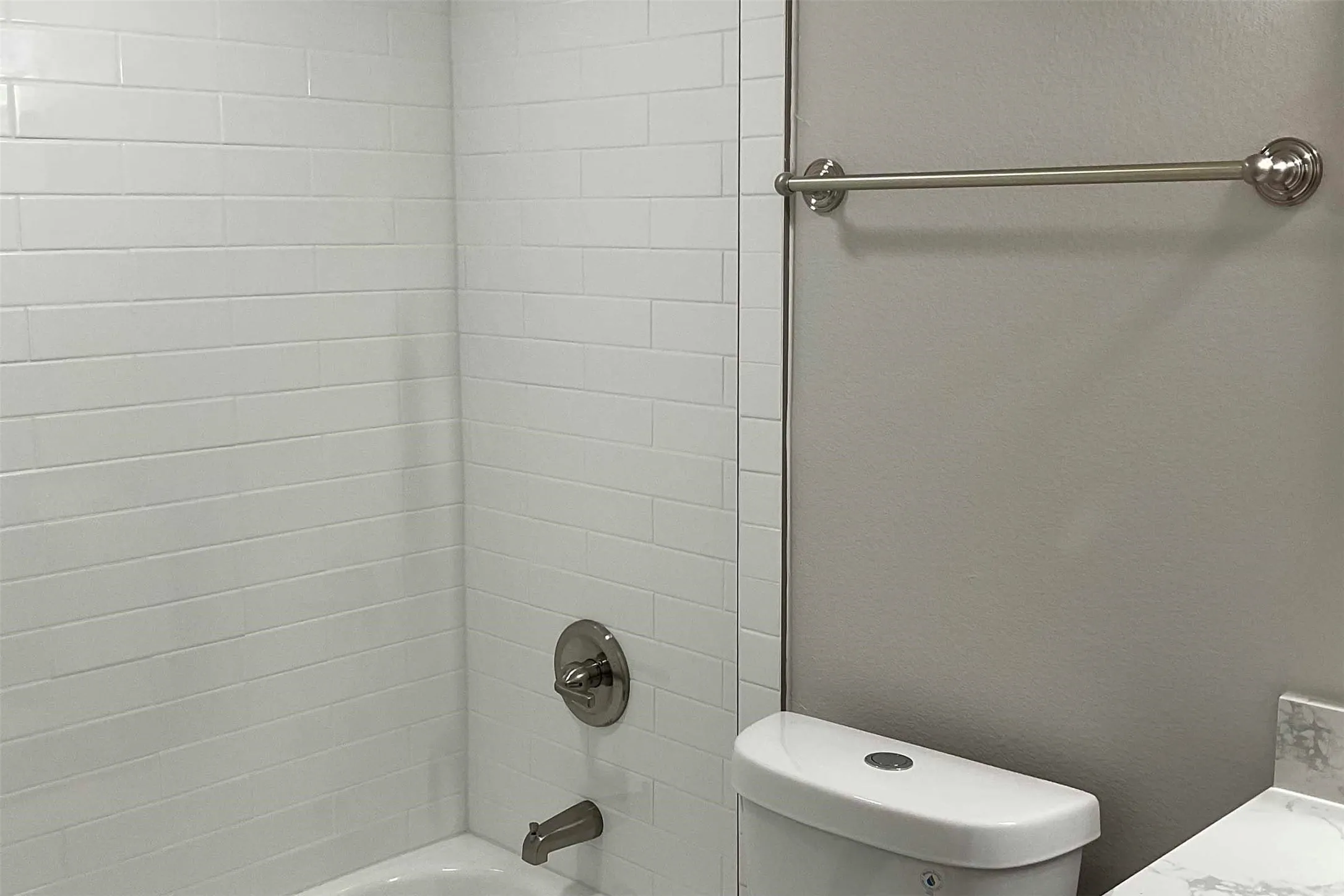 Apartment For Rent in Hunt County , 6011 Interstate Highway, Greenville, Texas 75402, 1 Bedroom, 1 Bathroom, Garage spaces, 550 Sqft, built in 1971, Price $775, mls#21174869, Real Estate Agent in Greenville, Homes For Rent in Hunt county, Homes For Rent in Greenville, Realtor in Greenville Texas, Real Estate Brokerage Independent Realty Texas, Luminita Cordes Realtor