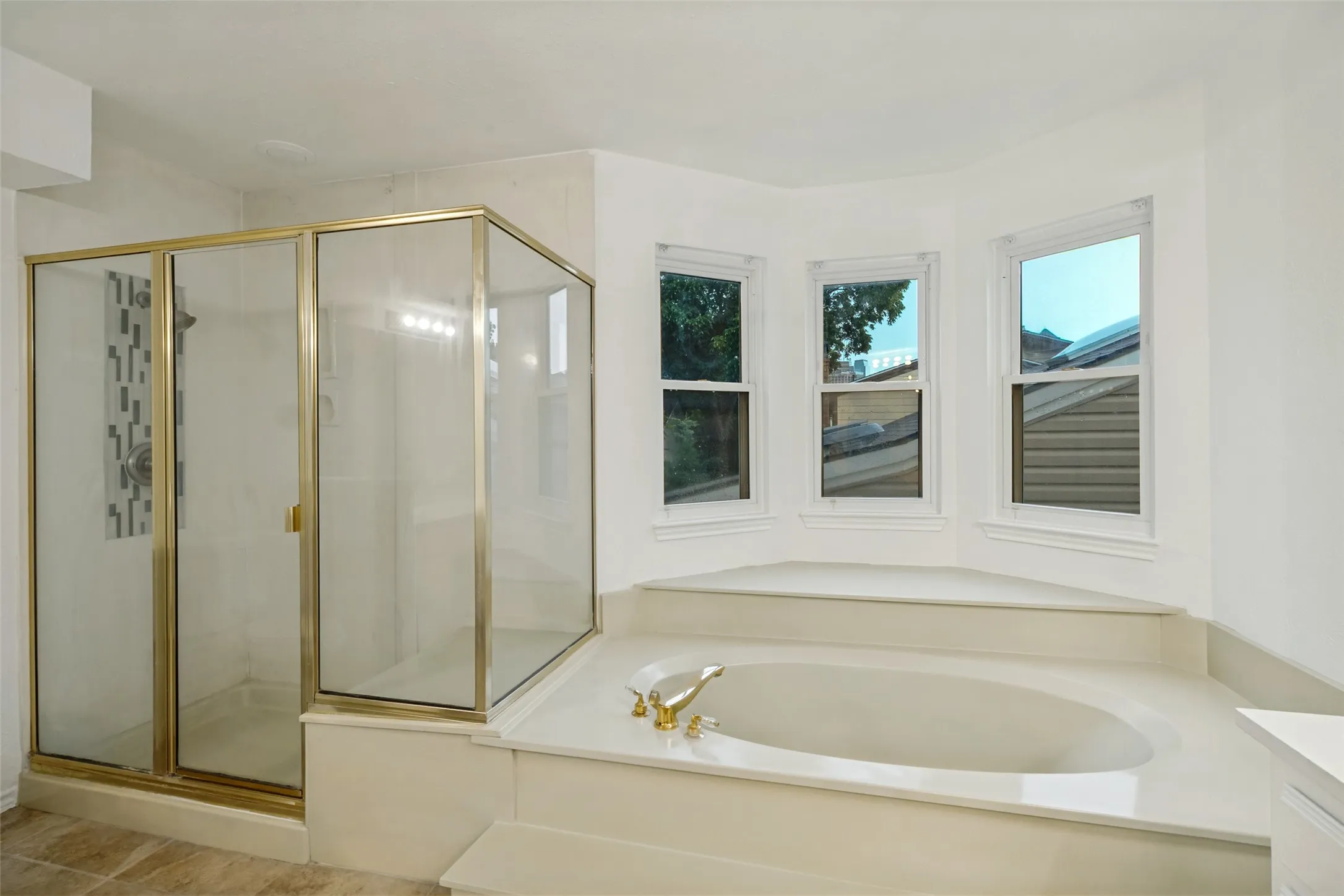 Single Family Residence For Sale in Dallas County , 3216 Trevolle Place, Dallas, Texas 75204, 2 Bedroom, 3 Bathroom, 1 Garage spaces, 2,258 Sqft, built in 1980, mls#21170560, Real Estate Agent in Dallas, Homes For Sale in Dallas county, Homes For Sale in Dallas, Realtor in Dallas Texas, Real Estate Brokerage Independent Realty Texas, Luminita Cordes Realtor