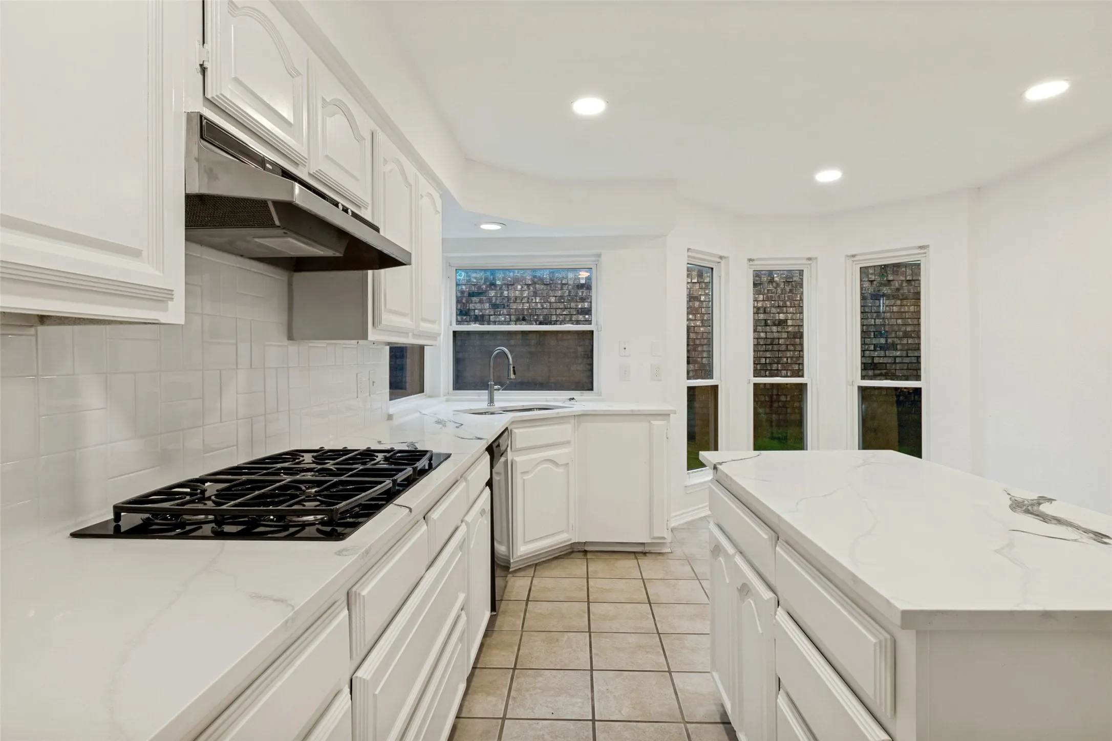 Single Family Residence For Sale in Dallas County , 3216 Trevolle Place, Dallas, Texas 75204, 2 Bedroom, 3 Bathroom, 1 Garage spaces, 2,258 Sqft, built in 1980, mls#21170560, Real Estate Agent in Dallas, Homes For Sale in Dallas county, Homes For Sale in Dallas, Realtor in Dallas Texas, Real Estate Brokerage Independent Realty Texas, Luminita Cordes Realtor