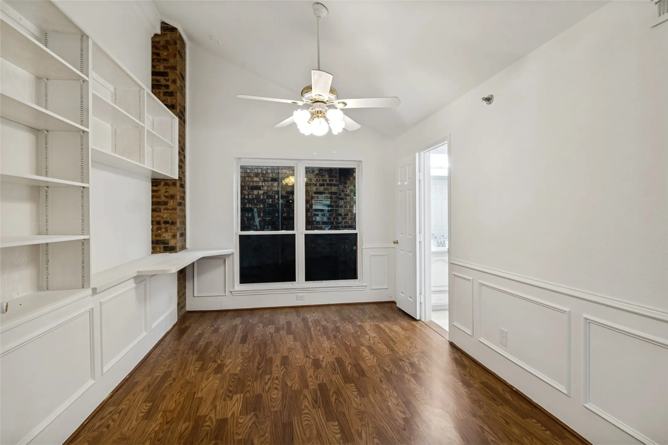 Single Family Residence For Sale in Dallas County , 3216 Trevolle Place, Dallas, Texas 75204, 2 Bedroom, 3 Bathroom, 1 Garage spaces, 2,258 Sqft, built in 1980, mls#21170560, Real Estate Agent in Dallas, Homes For Sale in Dallas county, Homes For Sale in Dallas, Realtor in Dallas Texas, Real Estate Brokerage Independent Realty Texas, Luminita Cordes Realtor