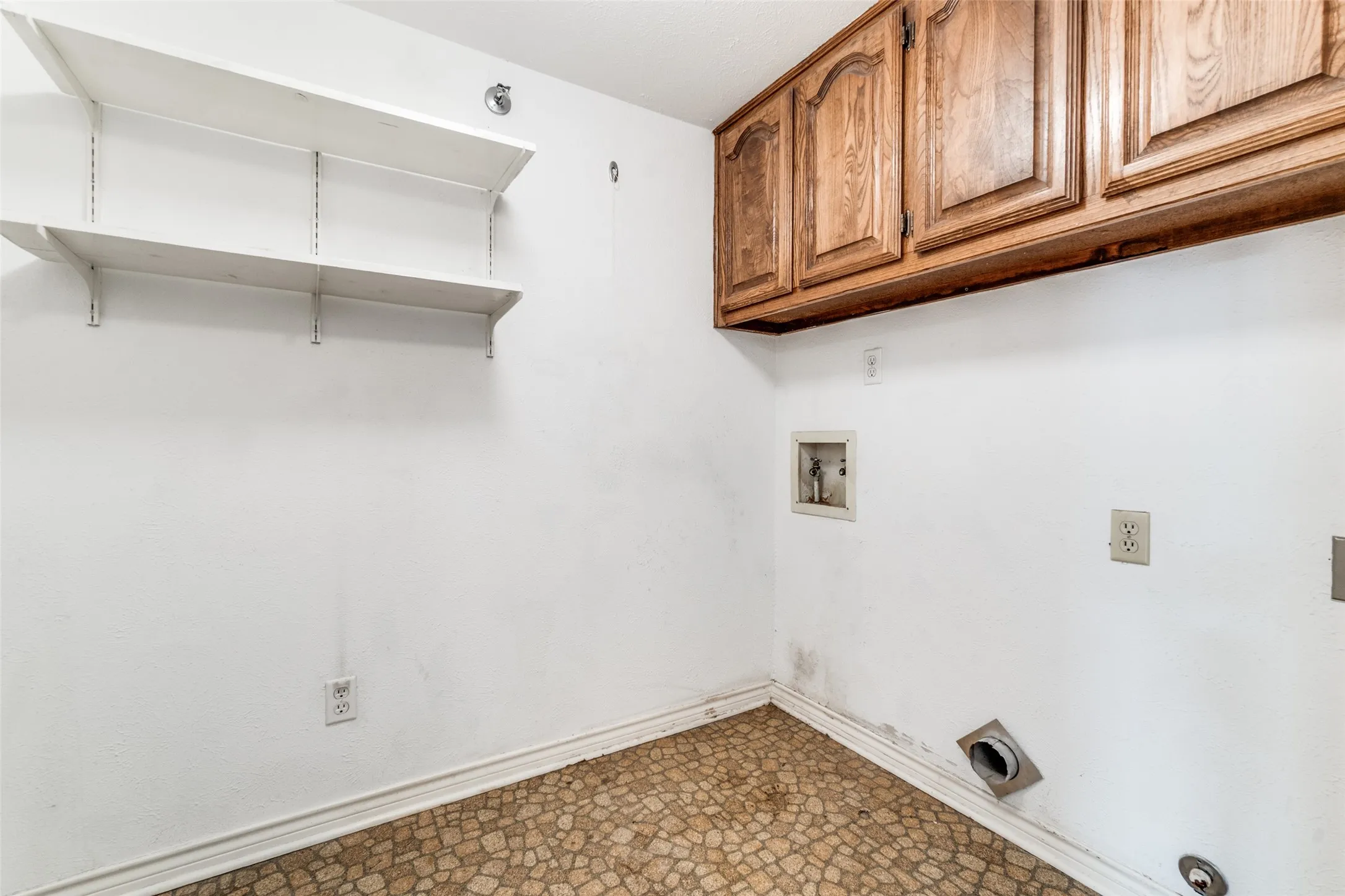 Single Family Residence For Sale in Dallas County , 3216 Trevolle Place, Dallas, Texas 75204, 2 Bedroom, 3 Bathroom, 1 Garage spaces, 2,258 Sqft, built in 1980, mls#21170560, Real Estate Agent in Dallas, Homes For Sale in Dallas county, Homes For Sale in Dallas, Realtor in Dallas Texas, Real Estate Brokerage Independent Realty Texas, Luminita Cordes Realtor