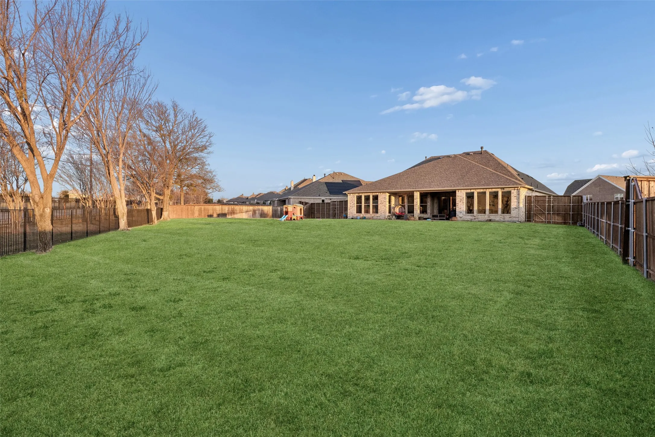 Single Family Residence For Sale in Denton County , 203 Citation Lane, Hickory Creek, Texas 75065, 4 Bedroom, 4 Bathroom, 3 Garage spaces, 3,275 Sqft, built in 2020, Preowned, mls#21166880, Real Estate Agent in Hickory Creek, Homes For Sale in Denton county, Homes For Sale in Hickory Creek, Realtor in Hickory Creek Texas, Real Estate Brokerage Independent Realty Texas, Luminita Cordes Realtor
