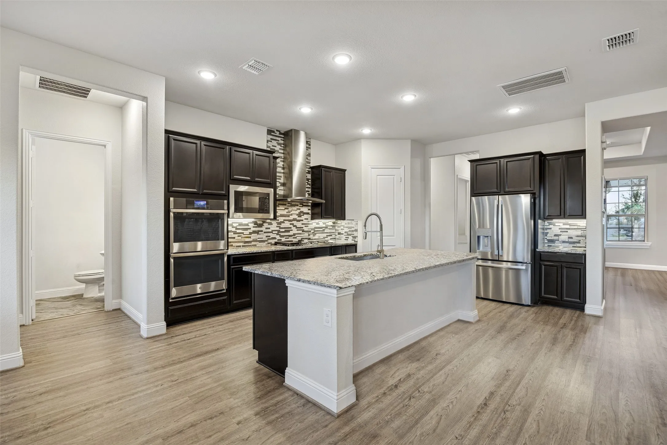 Single Family Residence For Sale in Denton County , 203 Citation Lane, Hickory Creek, Texas 75065, 4 Bedroom, 4 Bathroom, 3 Garage spaces, 3,275 Sqft, built in 2020, Preowned, mls#21166880, Real Estate Agent in Hickory Creek, Homes For Sale in Denton county, Homes For Sale in Hickory Creek, Realtor in Hickory Creek Texas, Real Estate Brokerage Independent Realty Texas, Luminita Cordes Realtor