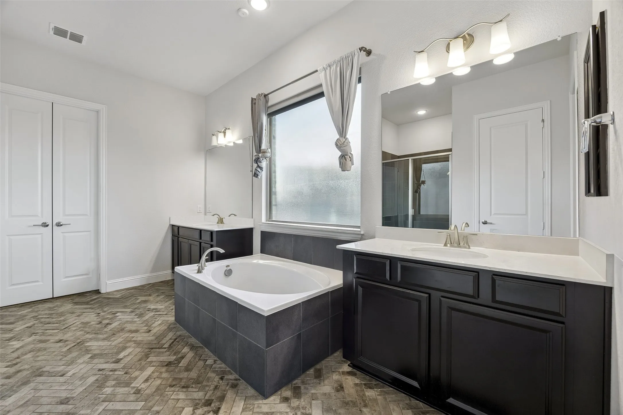 Single Family Residence For Sale in Denton County , 203 Citation Lane, Hickory Creek, Texas 75065, 4 Bedroom, 4 Bathroom, 3 Garage spaces, 3,275 Sqft, built in 2020, Preowned, mls#21166880, Real Estate Agent in Hickory Creek, Homes For Sale in Denton county, Homes For Sale in Hickory Creek, Realtor in Hickory Creek Texas, Real Estate Brokerage Independent Realty Texas, Luminita Cordes Realtor