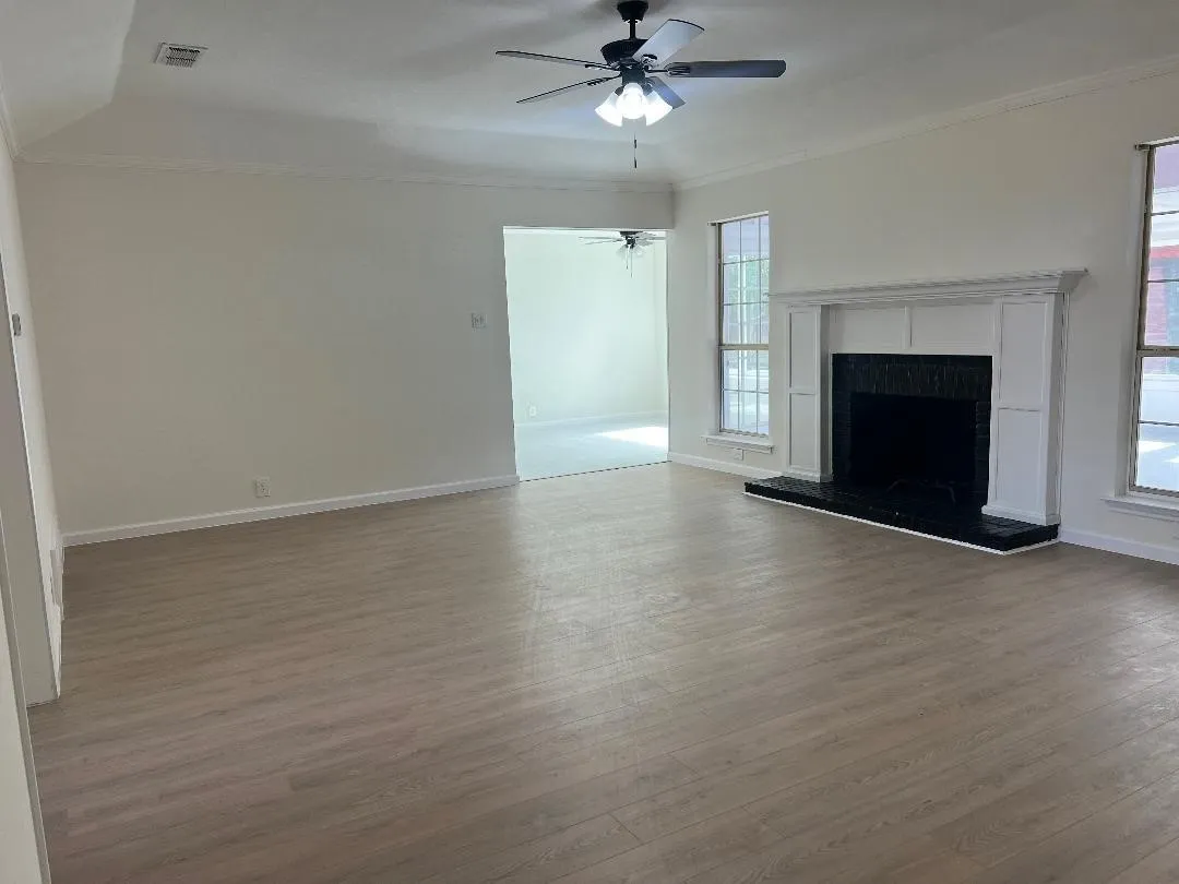 Single Family Residence For Rent in Johnson County , 1500 Hyde Park Boulevard, Cleburne, Texas 76033, 3 Bedrooms, 2 Bathrooms, 2 Garage spaces, 1,635 Sqft, built in 1987, Preowned, Price $2,150, mls#21174931, Real Estate Agent in Cleburne, Homes For Rent in Johnson county, Homes For Rent in Cleburne, Realtor in Cleburne Texas, Real Estate Brokerage Independent Realty Texas, Luminita Cordes Realtor