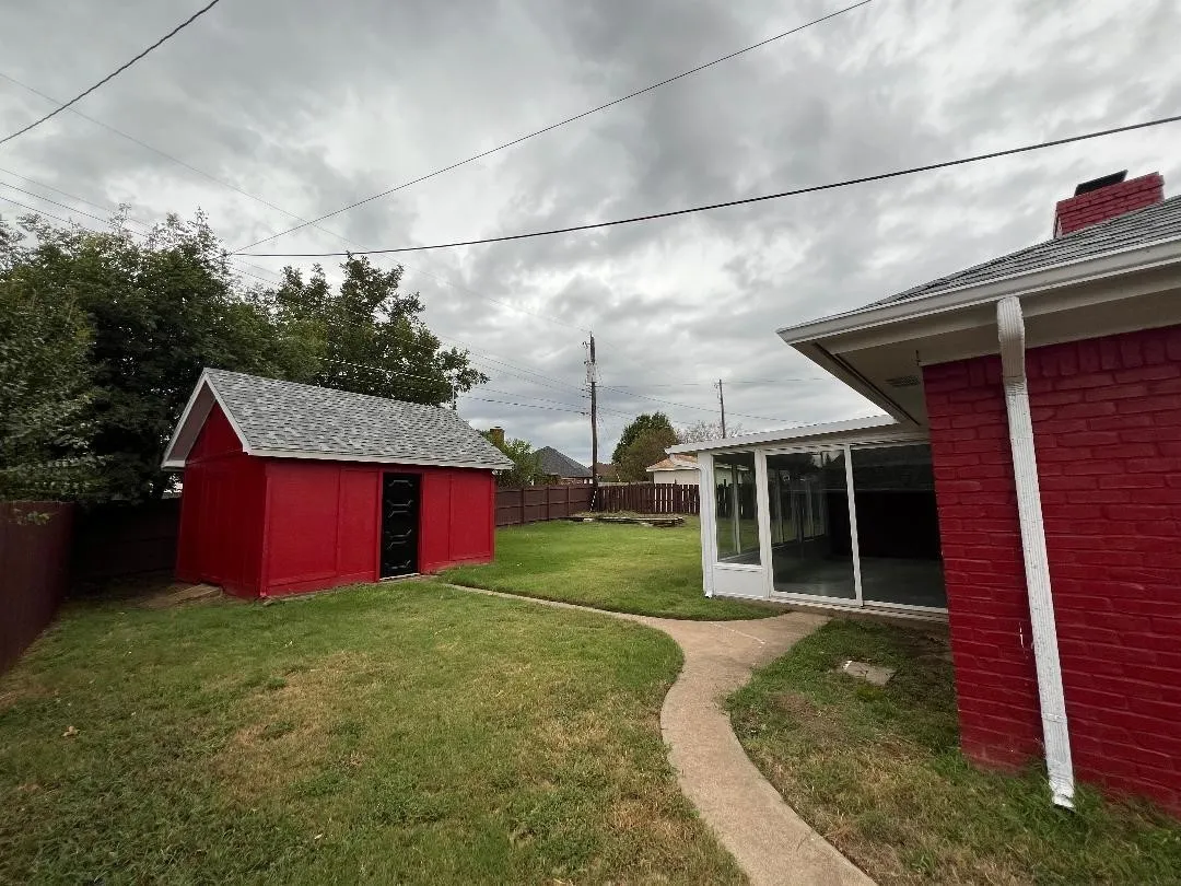 Single Family Residence For Rent in Johnson County , 1500 Hyde Park Boulevard, Cleburne, Texas 76033, 3 Bedrooms, 2 Bathrooms, 2 Garage spaces, 1,635 Sqft, built in 1987, Preowned, Price $2,150, mls#21174931, Real Estate Agent in Cleburne, Homes For Rent in Johnson county, Homes For Rent in Cleburne, Realtor in Cleburne Texas, Real Estate Brokerage Independent Realty Texas, Luminita Cordes Realtor