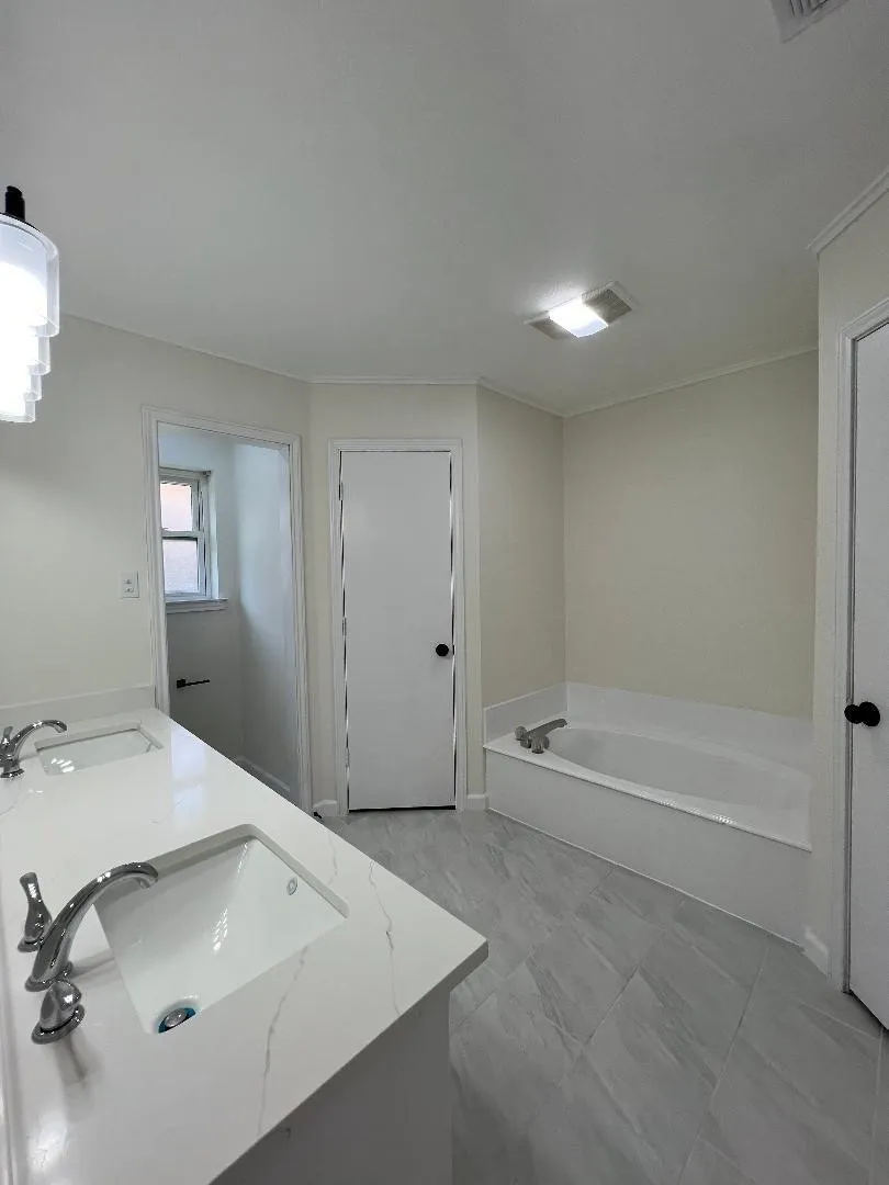 Single Family Residence For Rent in Johnson County , 1500 Hyde Park Boulevard, Cleburne, Texas 76033, 3 Bedrooms, 2 Bathrooms, 2 Garage spaces, 1,635 Sqft, built in 1987, Preowned, Price $2,150, mls#21174931, Real Estate Agent in Cleburne, Homes For Rent in Johnson county, Homes For Rent in Cleburne, Realtor in Cleburne Texas, Real Estate Brokerage Independent Realty Texas, Luminita Cordes Realtor