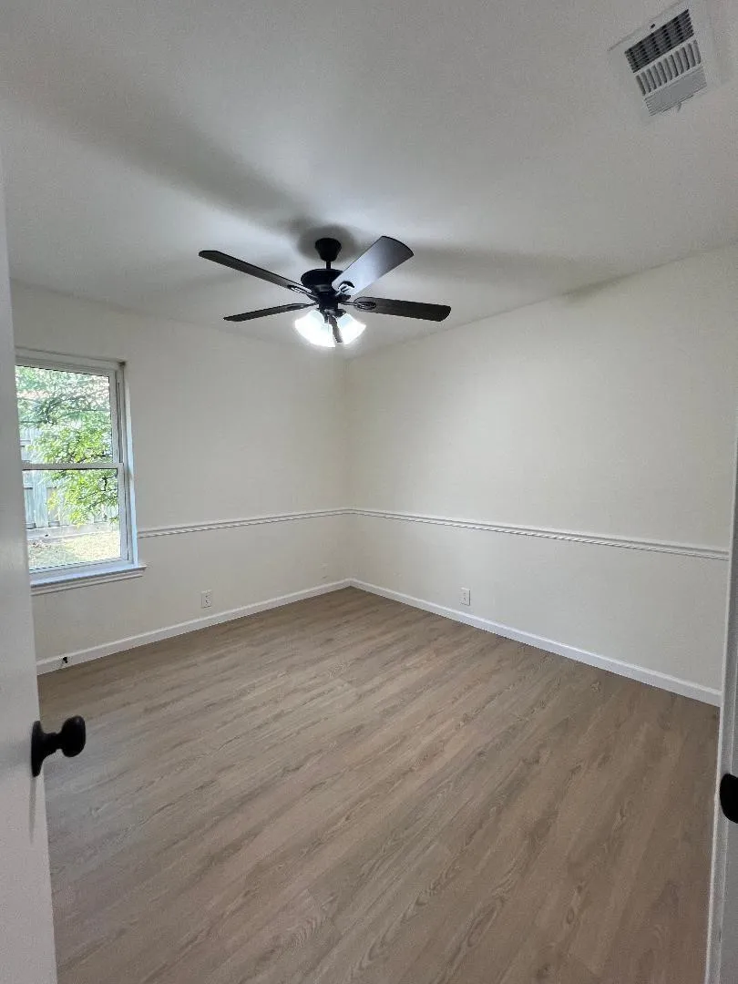 Single Family Residence For Rent in Johnson County , 1500 Hyde Park Boulevard, Cleburne, Texas 76033, 3 Bedrooms, 2 Bathrooms, 2 Garage spaces, 1,635 Sqft, built in 1987, Preowned, Price $2,150, mls#21174931, Real Estate Agent in Cleburne, Homes For Rent in Johnson county, Homes For Rent in Cleburne, Realtor in Cleburne Texas, Real Estate Brokerage Independent Realty Texas, Luminita Cordes Realtor