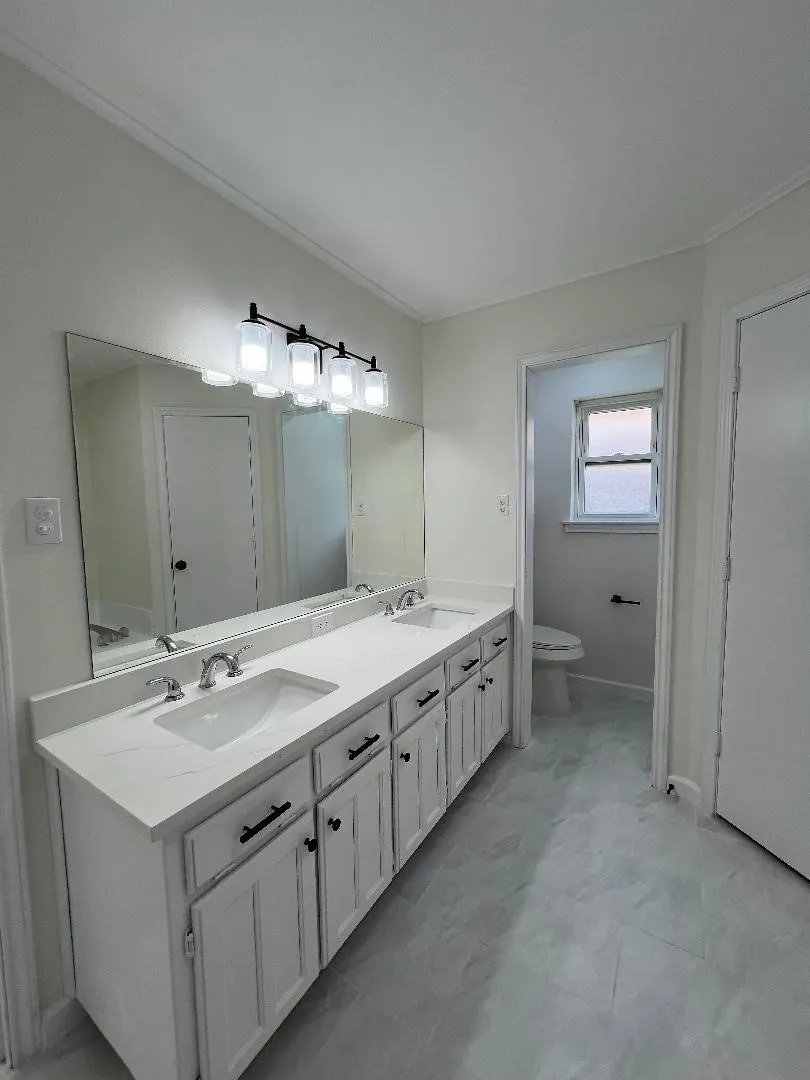 Single Family Residence For Rent in Johnson County , 1500 Hyde Park Boulevard, Cleburne, Texas 76033, 3 Bedrooms, 2 Bathrooms, 2 Garage spaces, 1,635 Sqft, built in 1987, Preowned, Price $2,150, mls#21174931, Real Estate Agent in Cleburne, Homes For Rent in Johnson county, Homes For Rent in Cleburne, Realtor in Cleburne Texas, Real Estate Brokerage Independent Realty Texas, Luminita Cordes Realtor