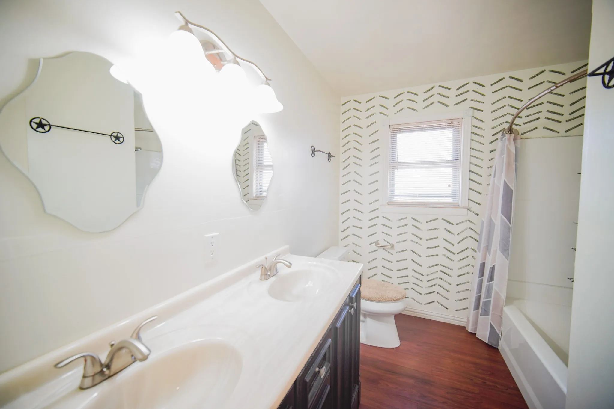 Single Family Residence For Sale in Jack County , 202 N 10th Street, Jacksboro, Texas 76458, 4 Bedroom, 2 Bathroom, Garage spaces, 1,758 Sqft, built in 1966, Preowned, mls#21174965, Real Estate Agent in Jacksboro, Homes For Sale in Jack county, Homes For Sale in Jacksboro, Realtor in Jacksboro Texas, Real Estate Brokerage Independent Realty Texas, Luminita Cordes Realtor