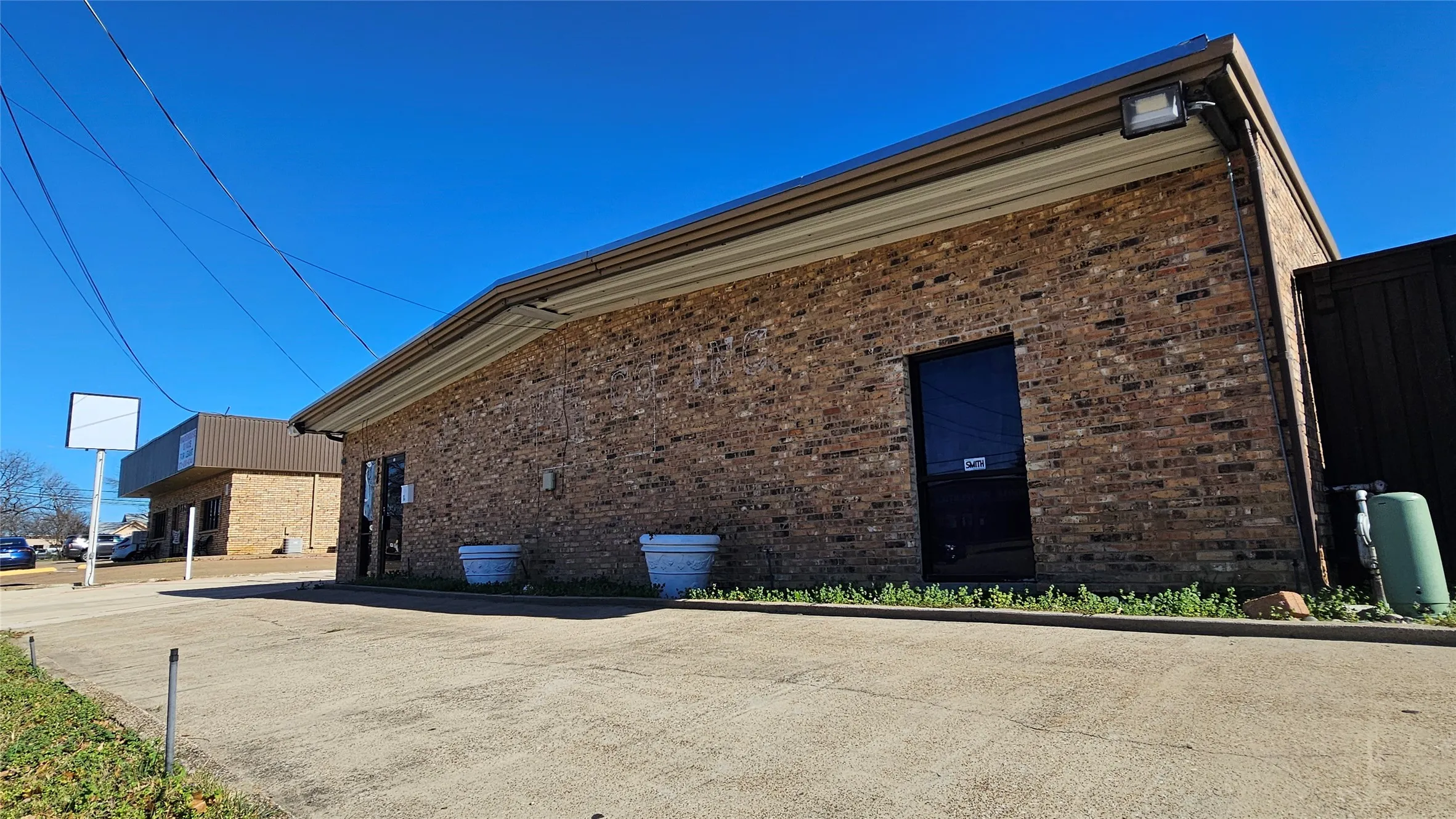 Retail For Rent in Dallas County , 624 S Bryan Belt Line Road, Mesquite, Texas 75149, 0, 0, Garage spaces, 0 Sqft, built in 1982, Preowned, mls#21174983, Real Estate Agent in Mesquite, Homes For Rent in Dallas county, Homes For Rent in Mesquite, Realtor in Mesquite Texas, Real Estate Brokerage Independent Realty Texas, Luminita Cordes Realtor