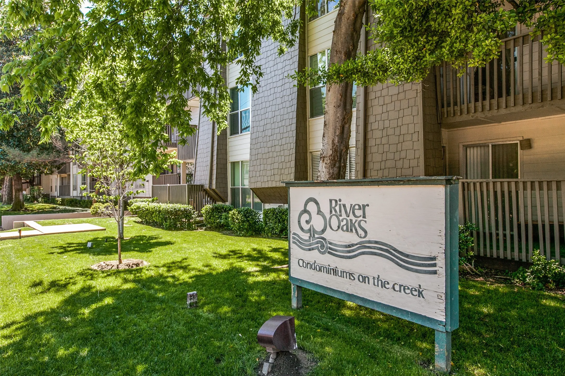 Condominium For Sale in Dallas County , 4837 Cedar Springs Road 316, Dallas, Texas 75219, 2 Bedroom, 2 Bathroom, Garage spaces, 961 Sqft, built in 1970, Preowned, mls#21175093, Real Estate Agent in Dallas, Homes For Sale in Dallas county, Homes For Sale in Dallas, Realtor in Dallas Texas, Real Estate Brokerage Independent Realty Texas, Luminita Cordes Realtor