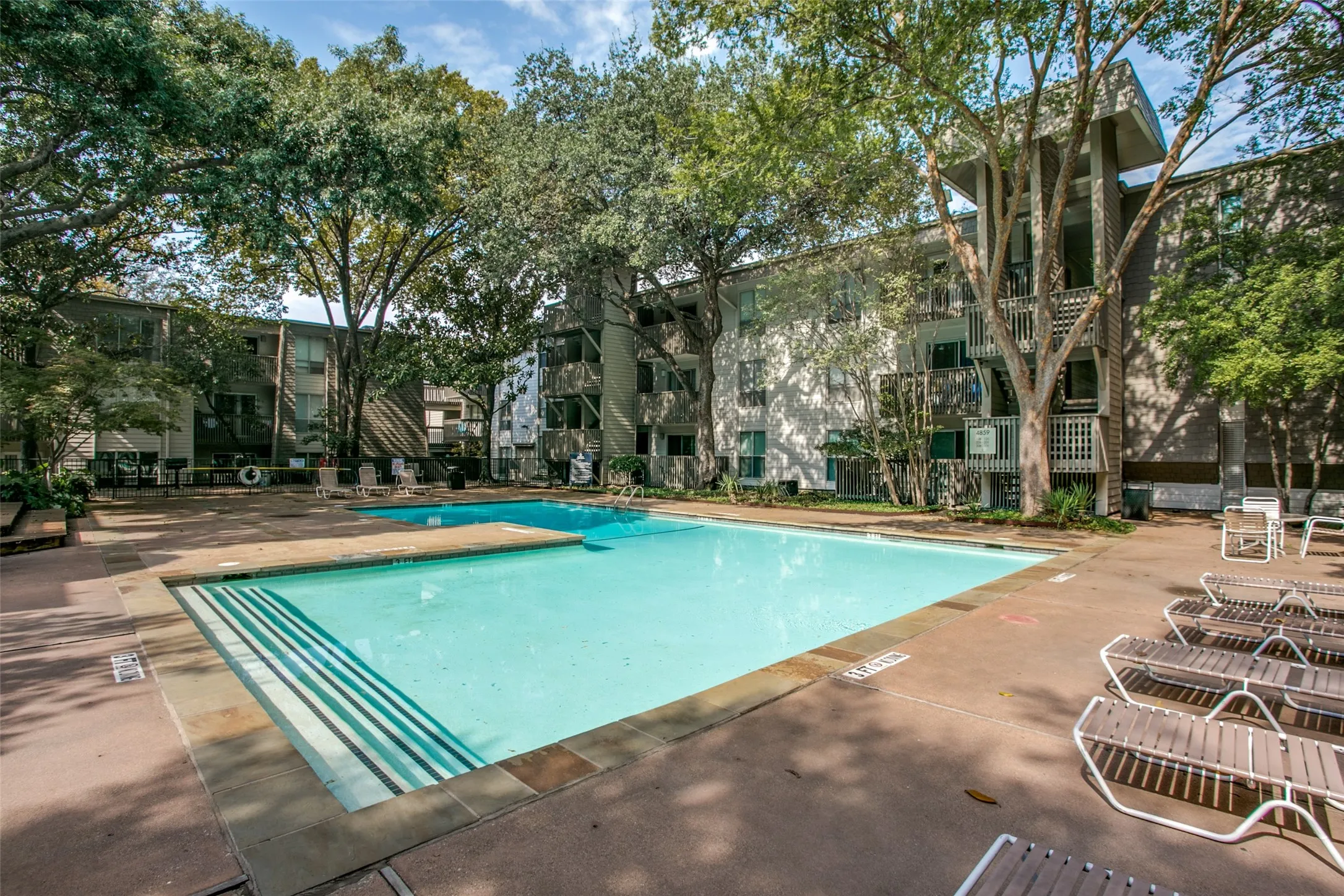 Condominium For Sale in Dallas County , 4837 Cedar Springs Road 316, Dallas, Texas 75219, 2 Bedroom, 2 Bathroom, Garage spaces, 961 Sqft, built in 1970, Preowned, mls#21175093, Real Estate Agent in Dallas, Homes For Sale in Dallas county, Homes For Sale in Dallas, Realtor in Dallas Texas, Real Estate Brokerage Independent Realty Texas, Luminita Cordes Realtor