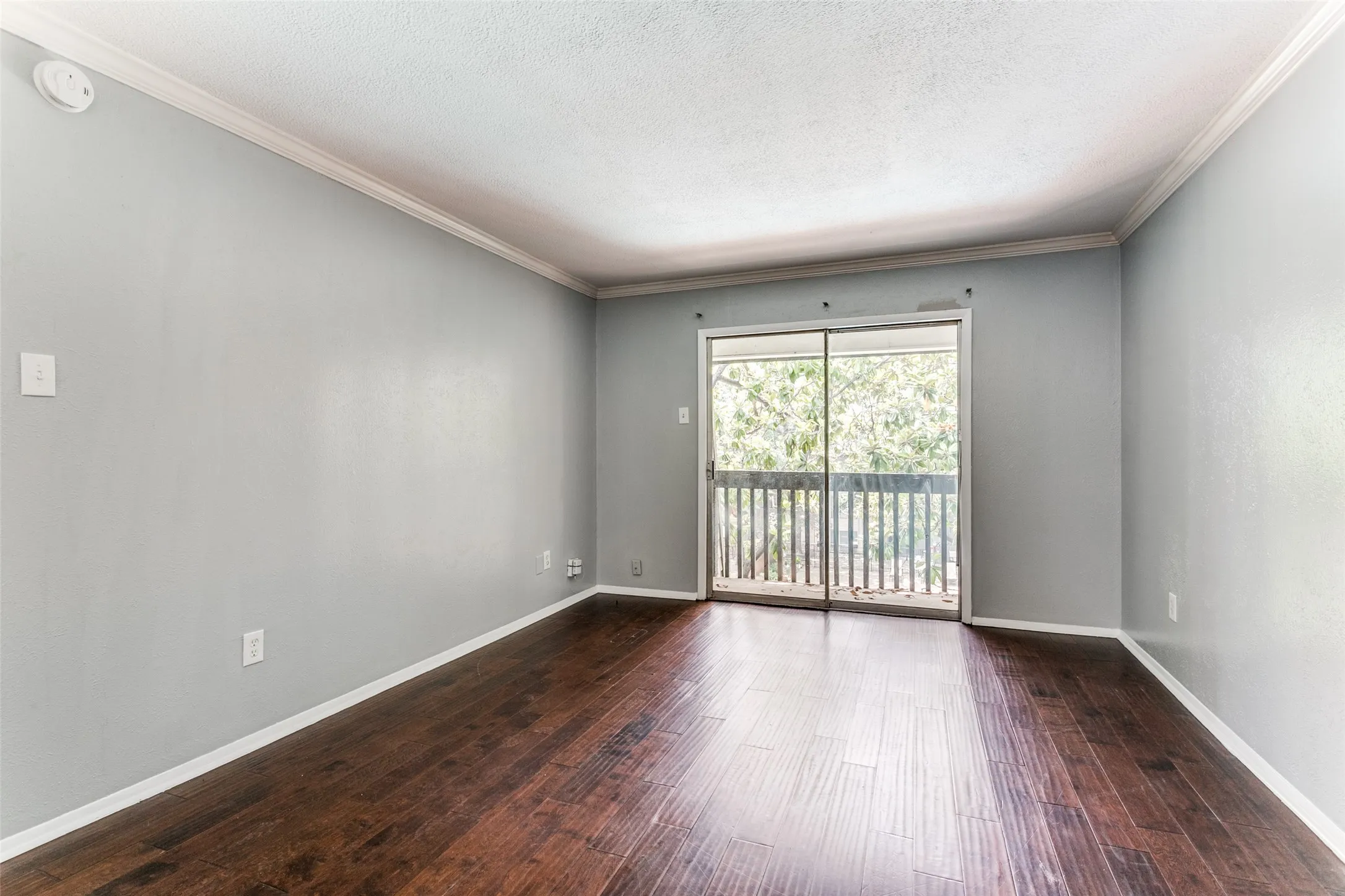 Condominium For Sale in Dallas County , 4837 Cedar Springs Road 316, Dallas, Texas 75219, 2 Bedroom, 2 Bathroom, Garage spaces, 961 Sqft, built in 1970, Preowned, mls#21175093, Real Estate Agent in Dallas, Homes For Sale in Dallas county, Homes For Sale in Dallas, Realtor in Dallas Texas, Real Estate Brokerage Independent Realty Texas, Luminita Cordes Realtor