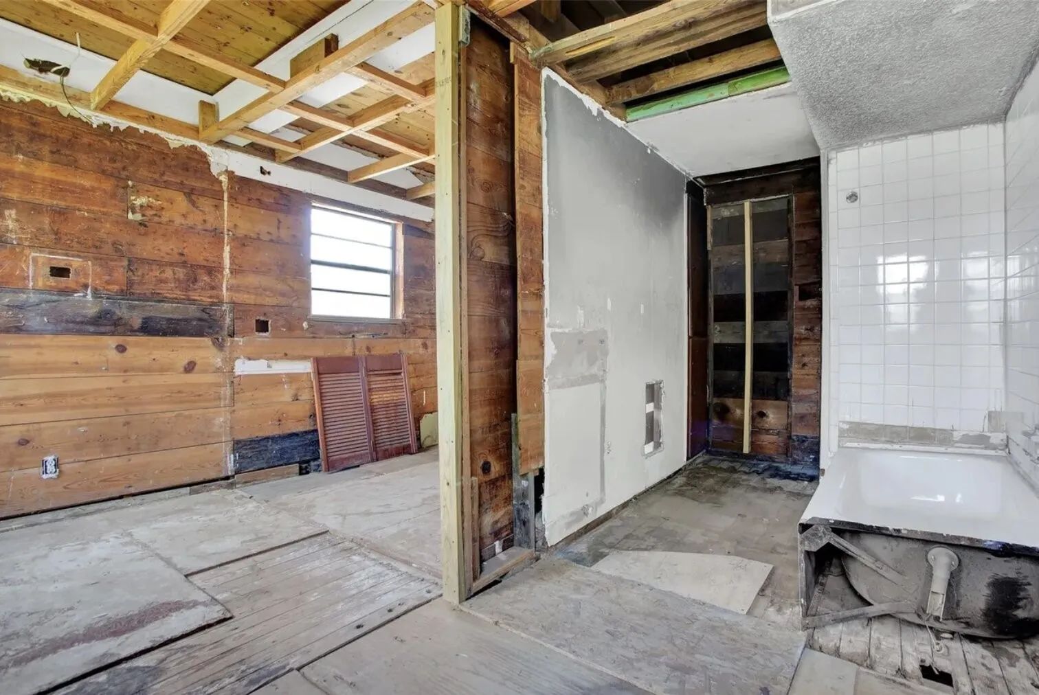 View of miscellaneous room