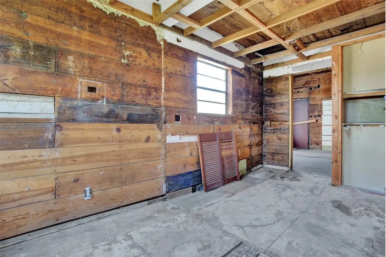 View of miscellaneous room
