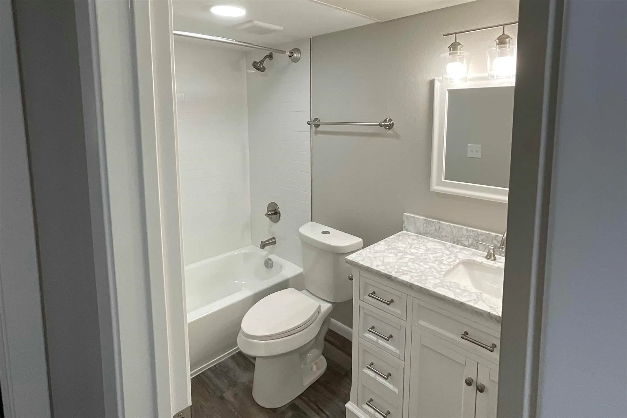 Apartment For Rent in Hunt County , 6011 I-30 Hwy, Greenville, Texas 75402, 3 Bedrooms, 2 Bathrooms, Garage spaces, 1,050 Sqft, built in 1971, Price $1,420, mls#21175146, Real Estate Agent in Greenville, Homes For Rent in Hunt county, Homes For Rent in Greenville, Realtor in Greenville Texas, Real Estate Brokerage Independent Realty Texas, Luminita Cordes Realtor