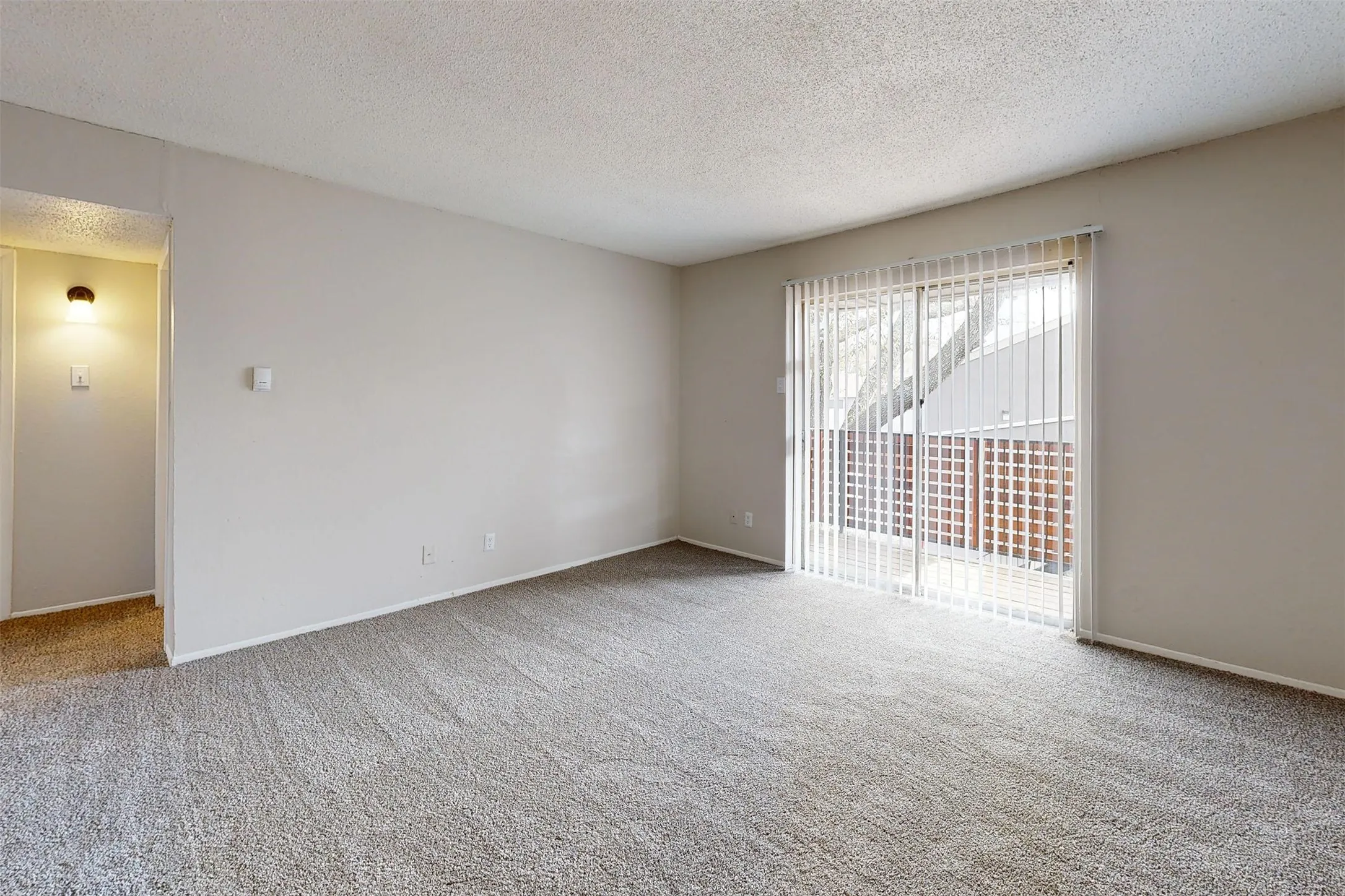 Apartment For Rent in Hunt County , 6011 I-30 Hwy, Greenville, Texas 75402, 3 Bedrooms, 2 Bathrooms, Garage spaces, 1,050 Sqft, built in 1971, Price $1,420, mls#21175146, Real Estate Agent in Greenville, Homes For Rent in Hunt county, Homes For Rent in Greenville, Realtor in Greenville Texas, Real Estate Brokerage Independent Realty Texas, Luminita Cordes Realtor