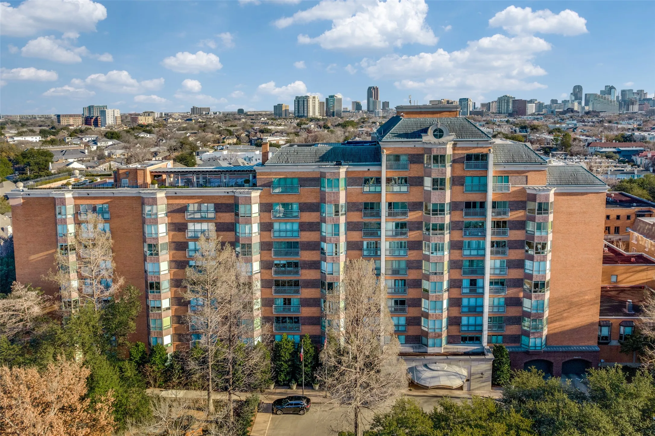 Condominium For Rent in Dallas County , 4242 Lomo Alto Drive N70, Highland Park, Texas 75219, 3 Bedroom, 4 Bathroom, 2 Garage spaces, 2,569 Sqft, built in 1950, Preowned, mls#21170038, Real Estate Agent in Highland Park, Homes For Rent in Dallas county, Homes For Rent in Highland Park, Realtor in Highland Park Texas, Real Estate Brokerage Independent Realty Texas, Luminita Cordes Realtor