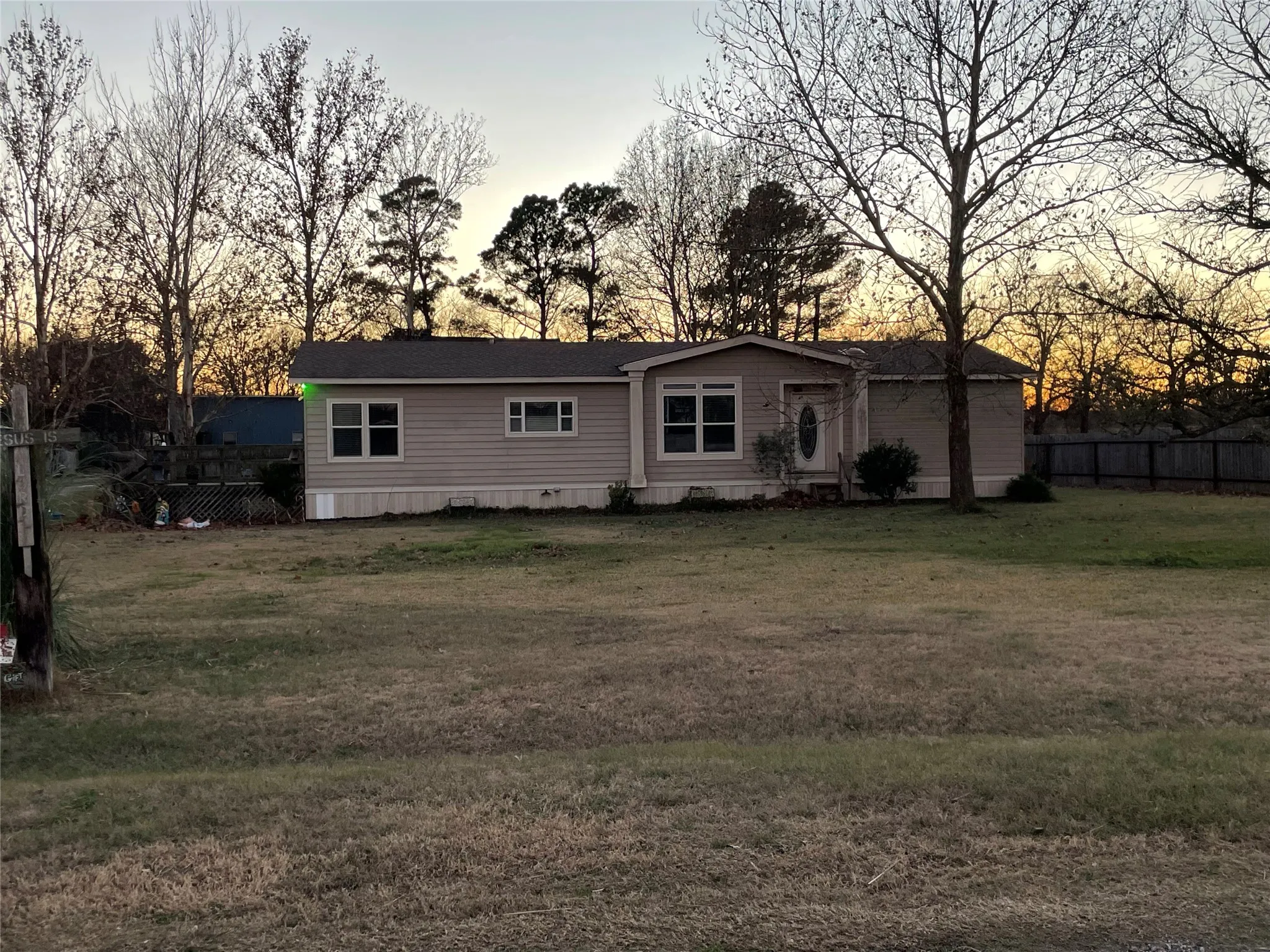 Mobile Home For Sale in Van Zandt County , 5615 Vz County Road 1222, Grand Saline, Texas 75140, 3 Bedroom, 2 Bathroom, Garage spaces, 1,680 Sqft, built in 1999, mls#21175194, Real Estate Agent in Grand Saline, Homes For Sale in Van Zandt county, Homes For Sale in Grand Saline, Realtor in Grand Saline Texas, Real Estate Brokerage Independent Realty Texas, Luminita Cordes Realtor