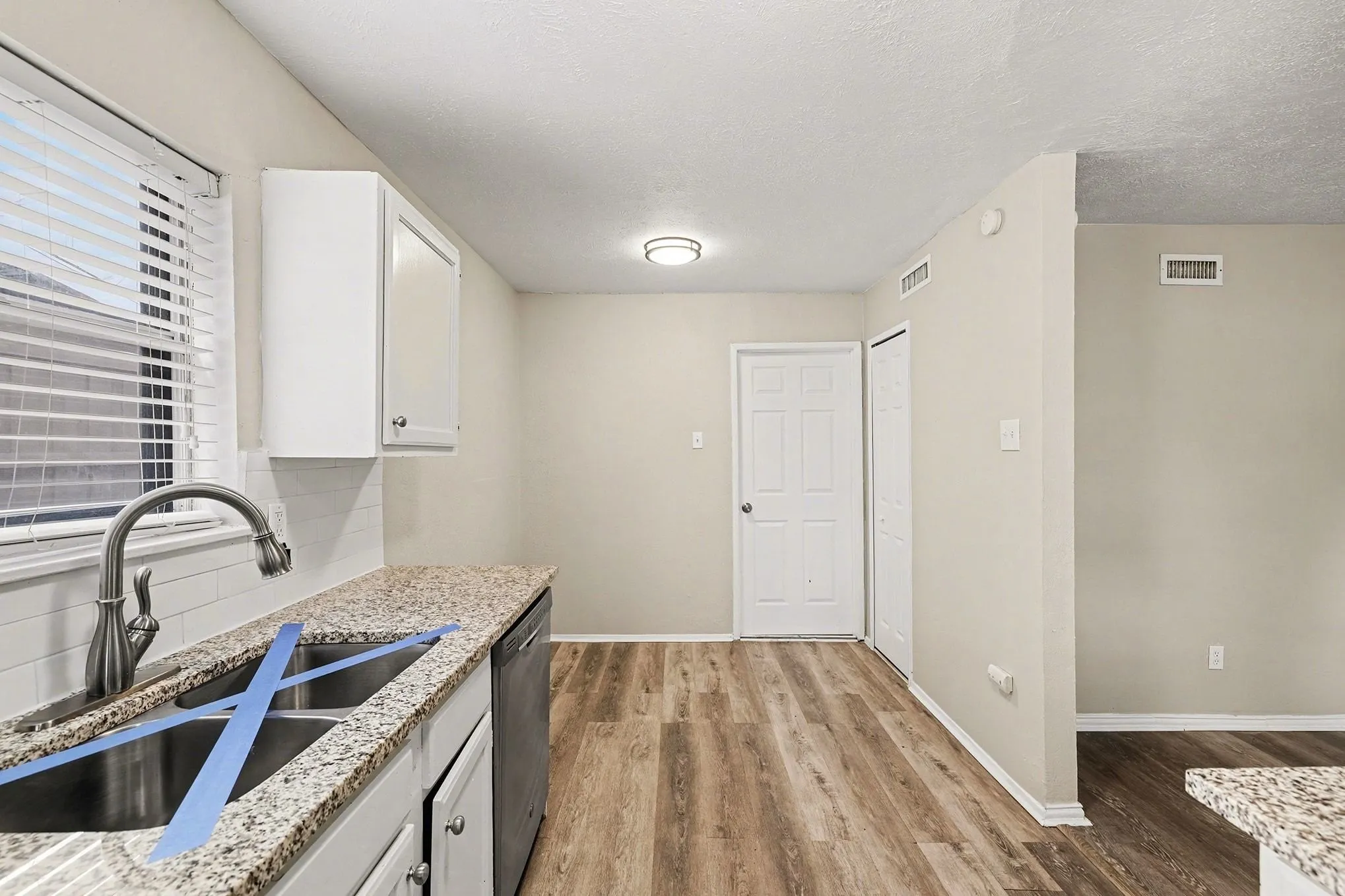Single Family Residence For Sale in Dallas County , 4010 Mayflower Drive, Garland, Texas 75043, 3 Bedroom, 2 Bathroom, 2 Garage spaces, 1,581 Sqft, built in 1973, mls#21169635, Real Estate Agent in Garland, Homes For Sale in Dallas county, Homes For Sale in Garland, Realtor in Garland Texas, Real Estate Brokerage Independent Realty Texas, Luminita Cordes Realtor