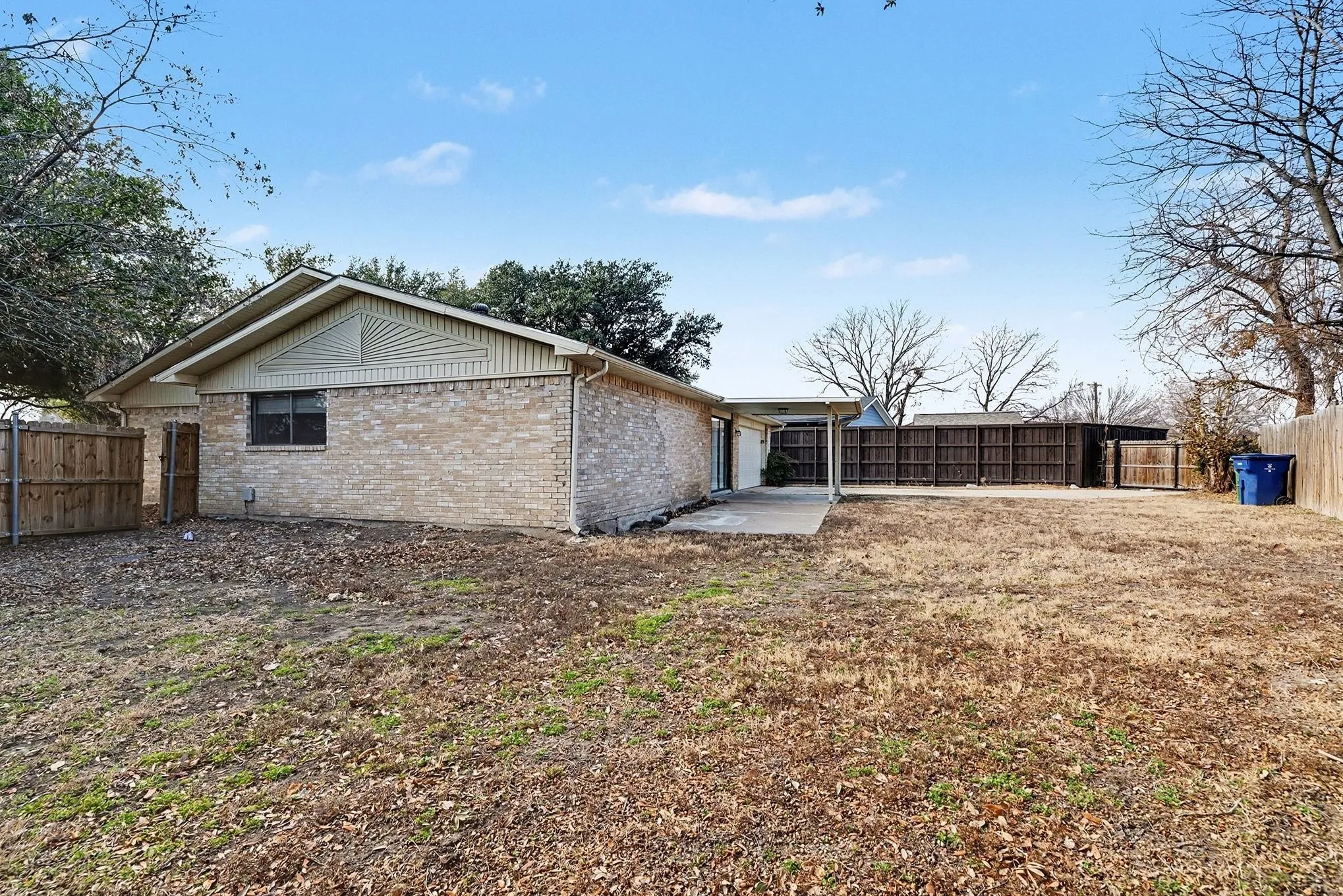 Single Family Residence For Sale in Dallas County , 4010 Mayflower Drive, Garland, Texas 75043, 3 Bedroom, 2 Bathroom, 2 Garage spaces, 1,581 Sqft, built in 1973, mls#21169635, Real Estate Agent in Garland, Homes For Sale in Dallas county, Homes For Sale in Garland, Realtor in Garland Texas, Real Estate Brokerage Independent Realty Texas, Luminita Cordes Realtor