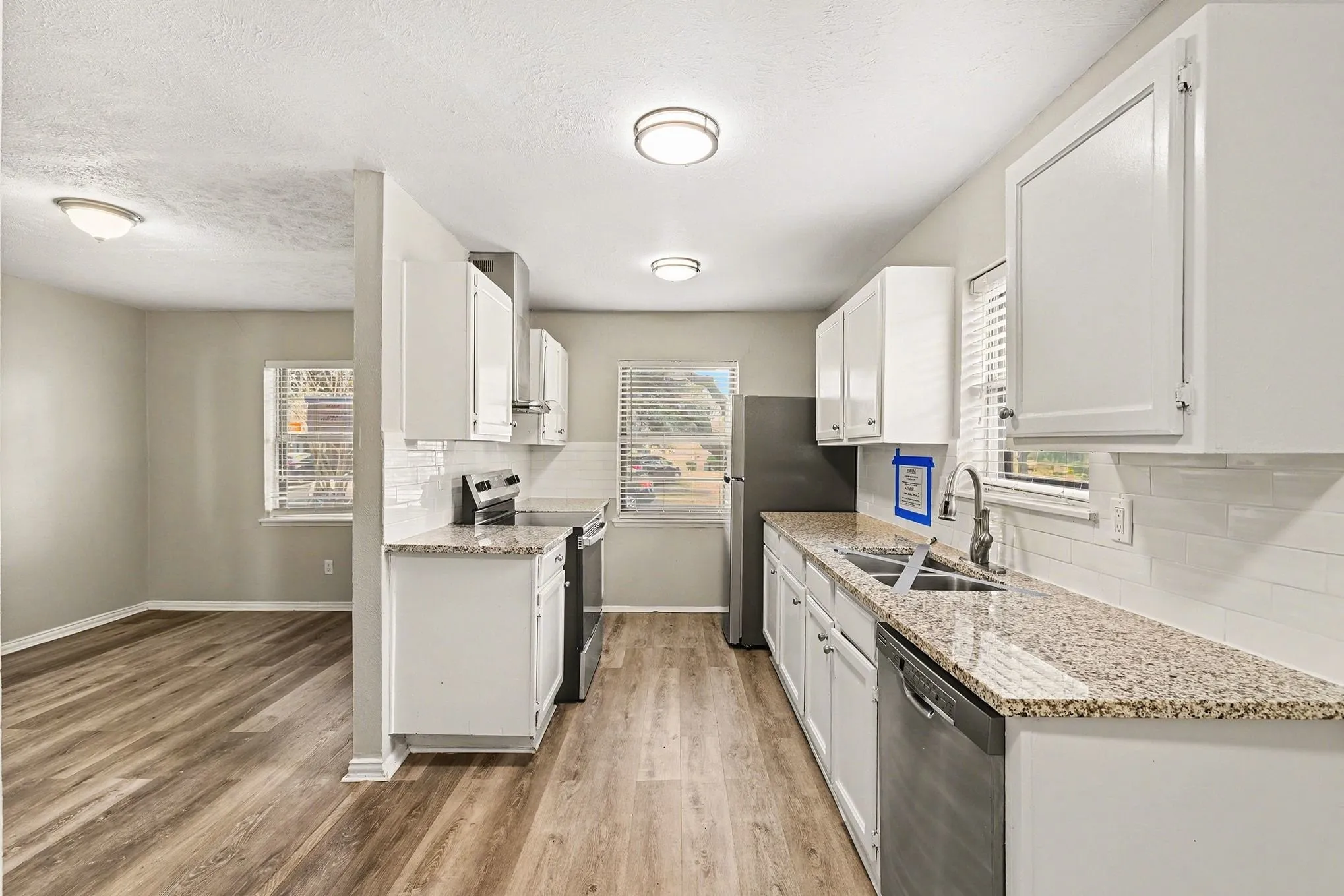 Single Family Residence For Sale in Dallas County , 4010 Mayflower Drive, Garland, Texas 75043, 3 Bedroom, 2 Bathroom, 2 Garage spaces, 1,581 Sqft, built in 1973, mls#21169635, Real Estate Agent in Garland, Homes For Sale in Dallas county, Homes For Sale in Garland, Realtor in Garland Texas, Real Estate Brokerage Independent Realty Texas, Luminita Cordes Realtor