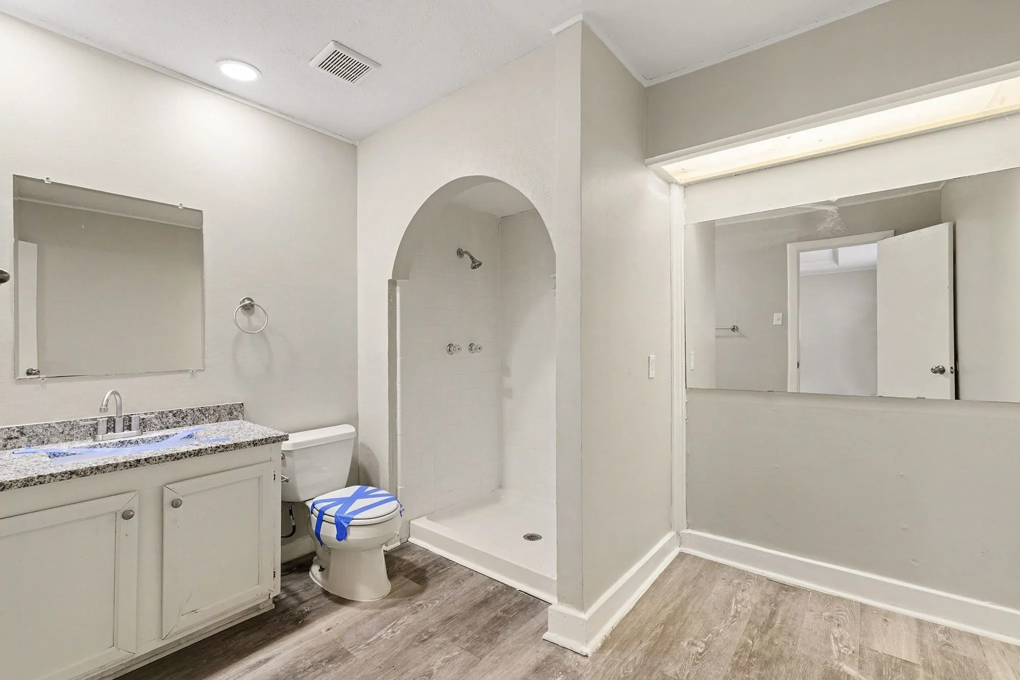 Single Family Residence For Sale in Dallas County , 4010 Mayflower Drive, Garland, Texas 75043, 3 Bedroom, 2 Bathroom, 2 Garage spaces, 1,581 Sqft, built in 1973, mls#21169635, Real Estate Agent in Garland, Homes For Sale in Dallas county, Homes For Sale in Garland, Realtor in Garland Texas, Real Estate Brokerage Independent Realty Texas, Luminita Cordes Realtor