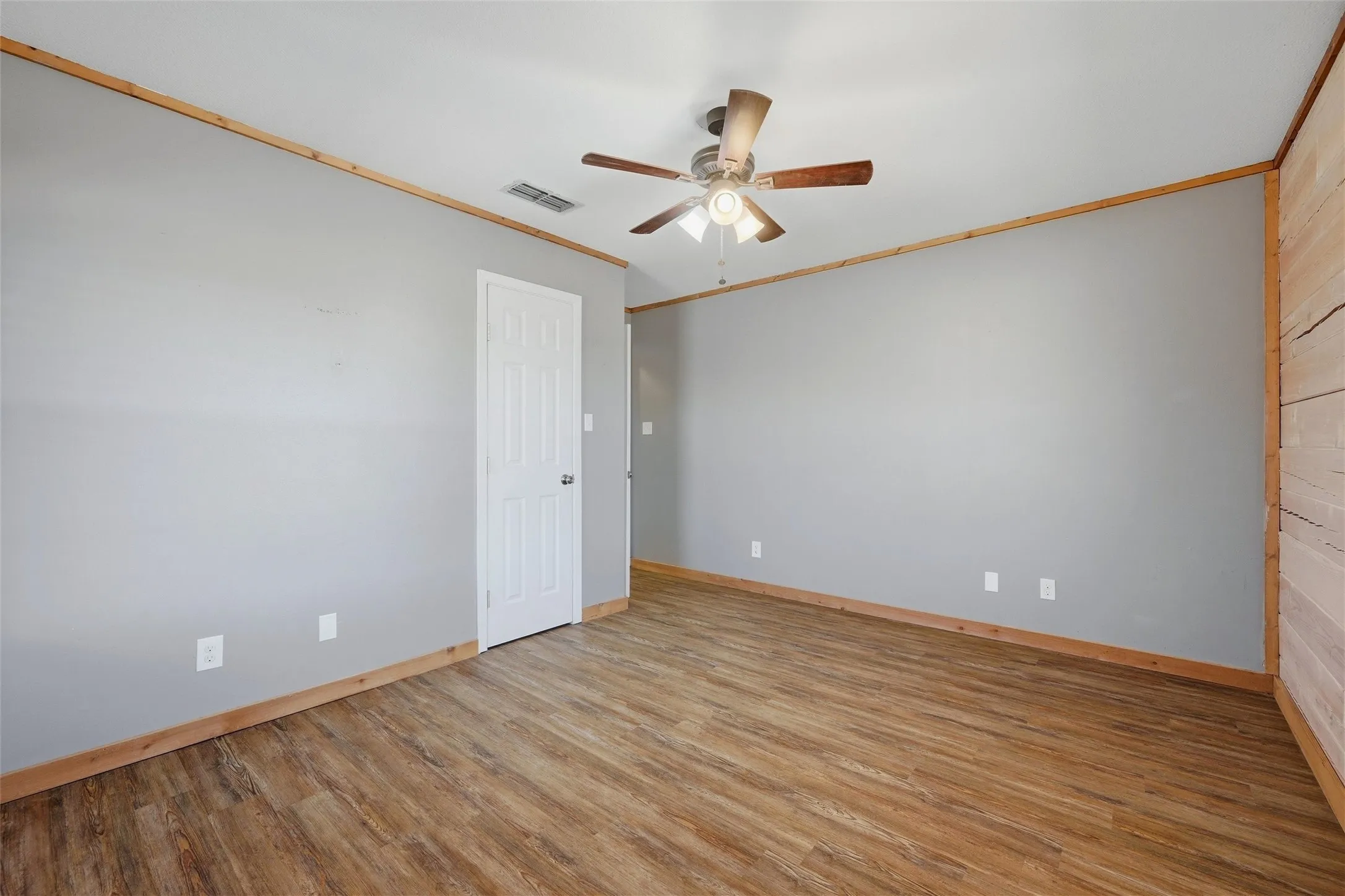 Single Family Residence For Sale in Montague County , 3078 Admire Road, Nocona, Texas 76255, 2 Bedroom, 2 Bathroom, 2 Garage spaces, 1,500 Sqft, built in 2002, Preowned, mls#21158821, Real Estate Agent in Nocona, Homes For Sale in Montague county, Homes For Sale in Nocona, Realtor in Nocona Texas, Real Estate Brokerage Independent Realty Texas, Luminita Cordes Realtor