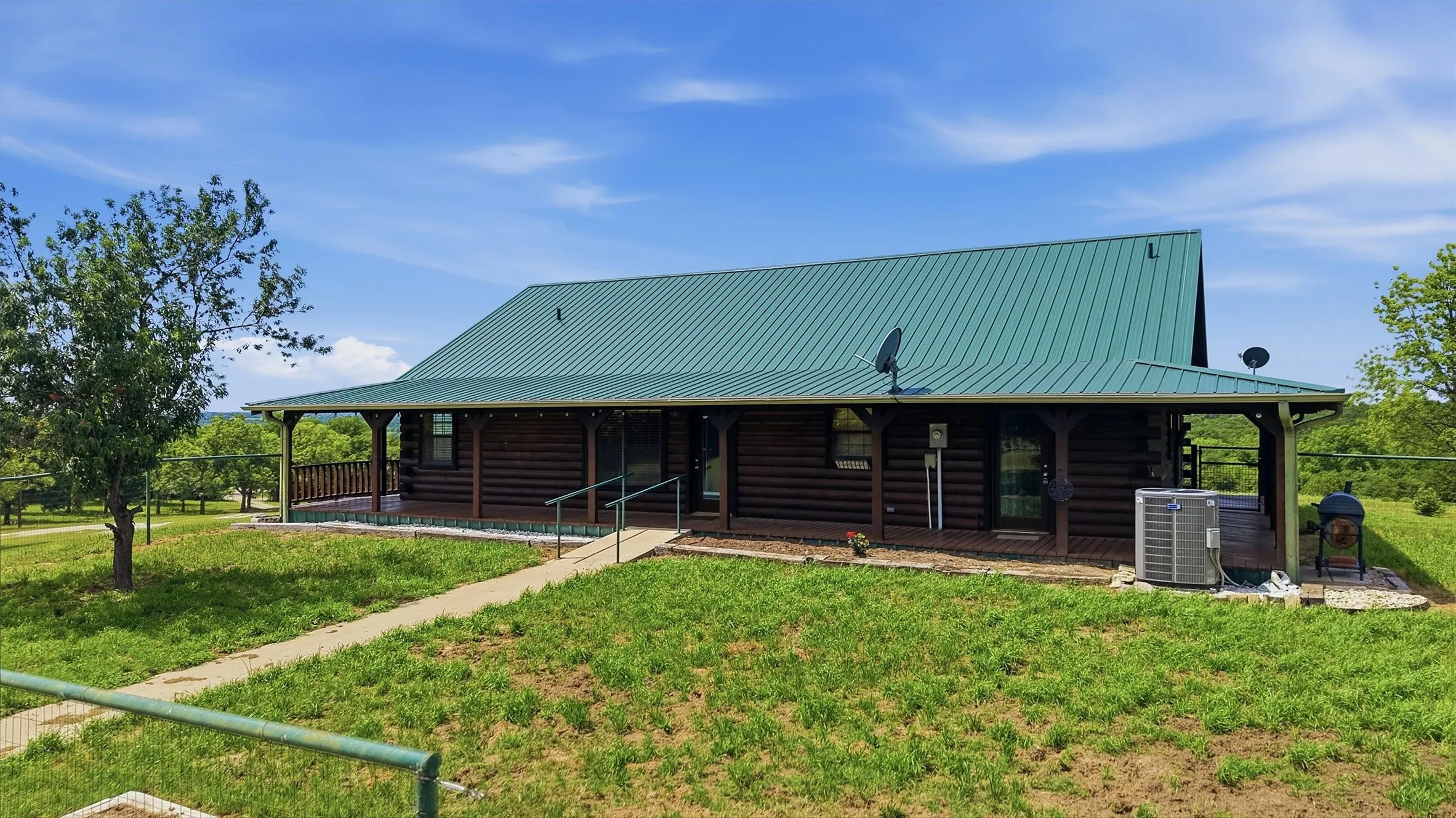 Single Family Residence For Sale in Montague County , 3078 Admire Road, Nocona, Texas 76255, 2 Bedroom, 2 Bathroom, 2 Garage spaces, 1,500 Sqft, built in 2002, Preowned, mls#21158821, Real Estate Agent in Nocona, Homes For Sale in Montague county, Homes For Sale in Nocona, Realtor in Nocona Texas, Real Estate Brokerage Independent Realty Texas, Luminita Cordes Realtor