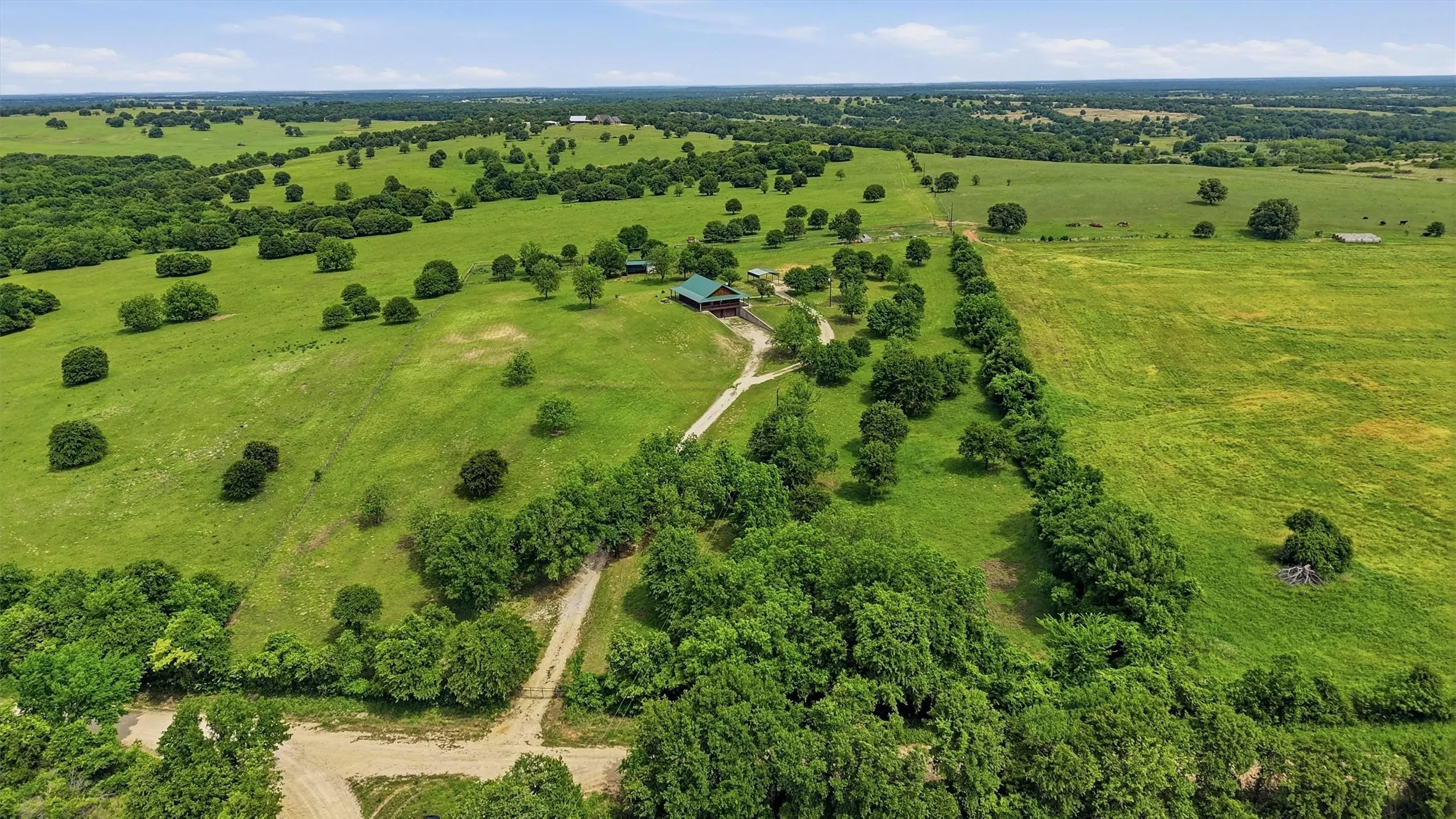Single Family Residence For Sale in Montague County , 3078 Admire Road, Nocona, Texas 76255, 2 Bedroom, 2 Bathroom, 2 Garage spaces, 1,500 Sqft, built in 2002, Preowned, mls#21158821, Real Estate Agent in Nocona, Homes For Sale in Montague county, Homes For Sale in Nocona, Realtor in Nocona Texas, Real Estate Brokerage Independent Realty Texas, Luminita Cordes Realtor