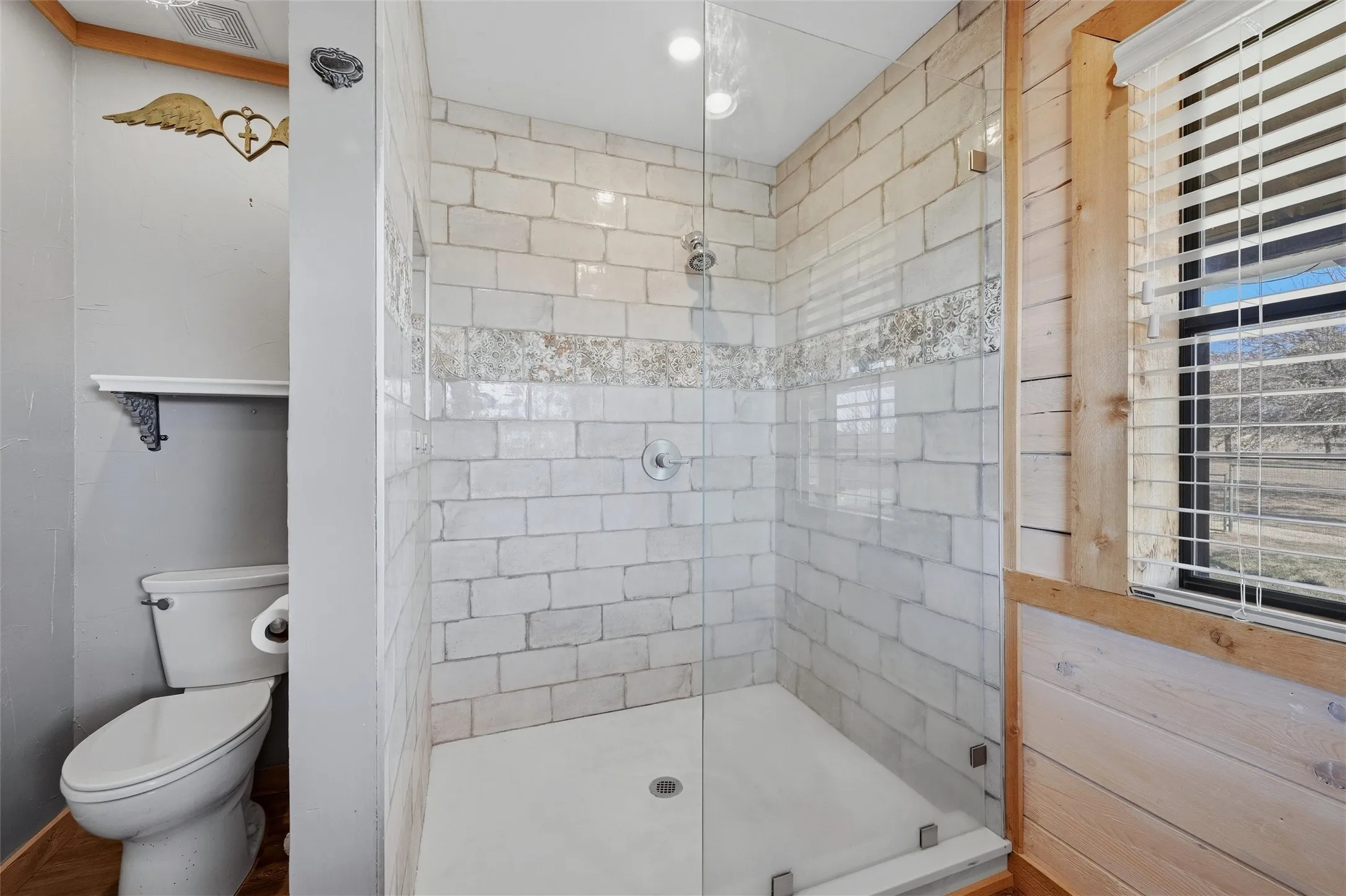 Single Family Residence For Sale in Montague County , 3078 Admire Road, Nocona, Texas 76255, 2 Bedroom, 2 Bathroom, 2 Garage spaces, 1,500 Sqft, built in 2002, Preowned, mls#21158821, Real Estate Agent in Nocona, Homes For Sale in Montague county, Homes For Sale in Nocona, Realtor in Nocona Texas, Real Estate Brokerage Independent Realty Texas, Luminita Cordes Realtor