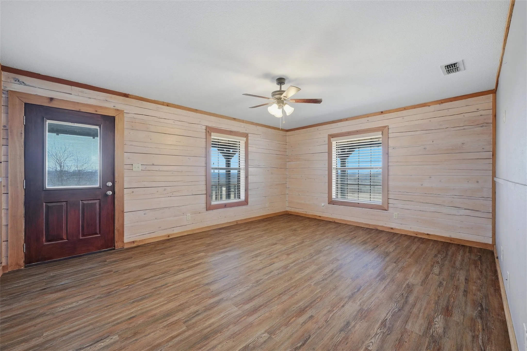 Single Family Residence For Sale in Montague County , 3078 Admire Road, Nocona, Texas 76255, 2 Bedroom, 2 Bathroom, 2 Garage spaces, 1,500 Sqft, built in 2002, Preowned, mls#21158821, Real Estate Agent in Nocona, Homes For Sale in Montague county, Homes For Sale in Nocona, Realtor in Nocona Texas, Real Estate Brokerage Independent Realty Texas, Luminita Cordes Realtor