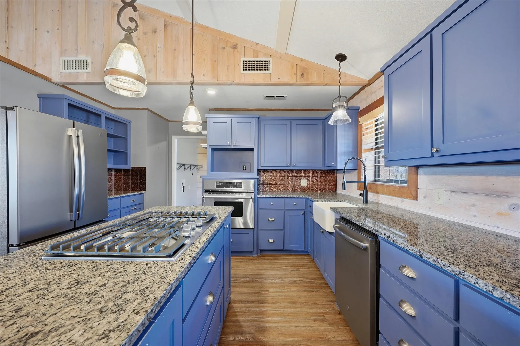 Single Family Residence For Sale in Montague County , 3078 Admire Road, Nocona, Texas 76255, 2 Bedroom, 2 Bathroom, 2 Garage spaces, 1,500 Sqft, built in 2002, Preowned, mls#21158821, Real Estate Agent in Nocona, Homes For Sale in Montague county, Homes For Sale in Nocona, Realtor in Nocona Texas, Real Estate Brokerage Independent Realty Texas, Luminita Cordes Realtor