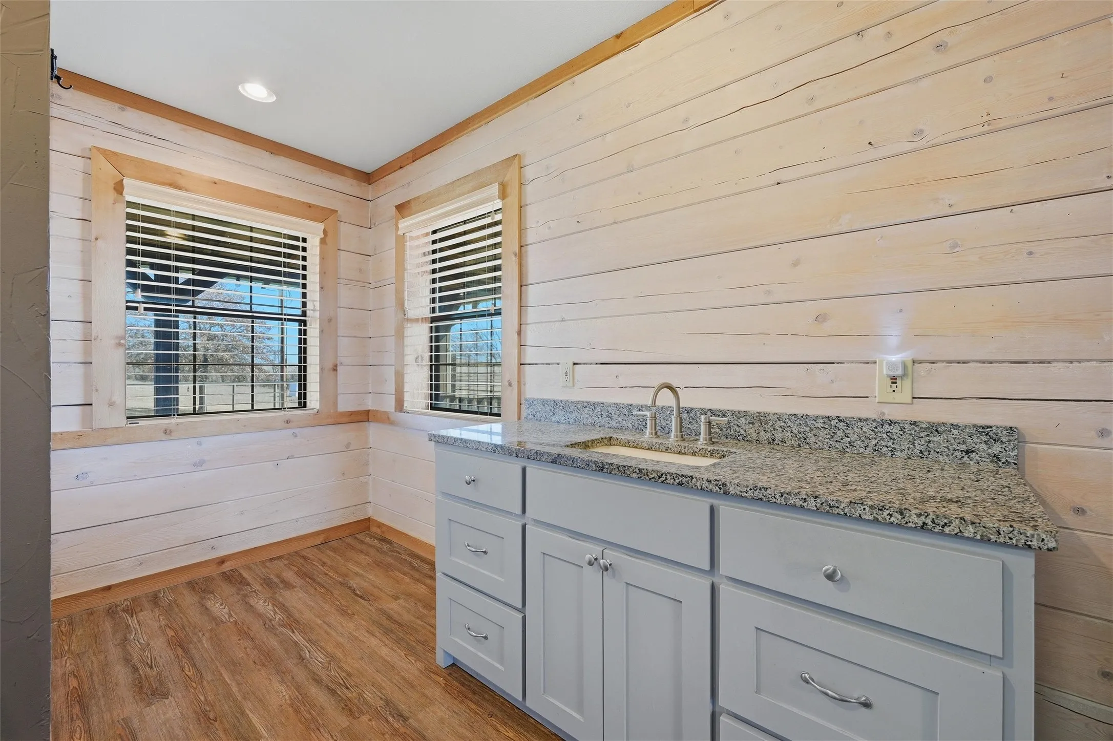 Single Family Residence For Sale in Montague County , 3078 Admire Road, Nocona, Texas 76255, 2 Bedroom, 2 Bathroom, 2 Garage spaces, 1,500 Sqft, built in 2002, Preowned, mls#21158821, Real Estate Agent in Nocona, Homes For Sale in Montague county, Homes For Sale in Nocona, Realtor in Nocona Texas, Real Estate Brokerage Independent Realty Texas, Luminita Cordes Realtor