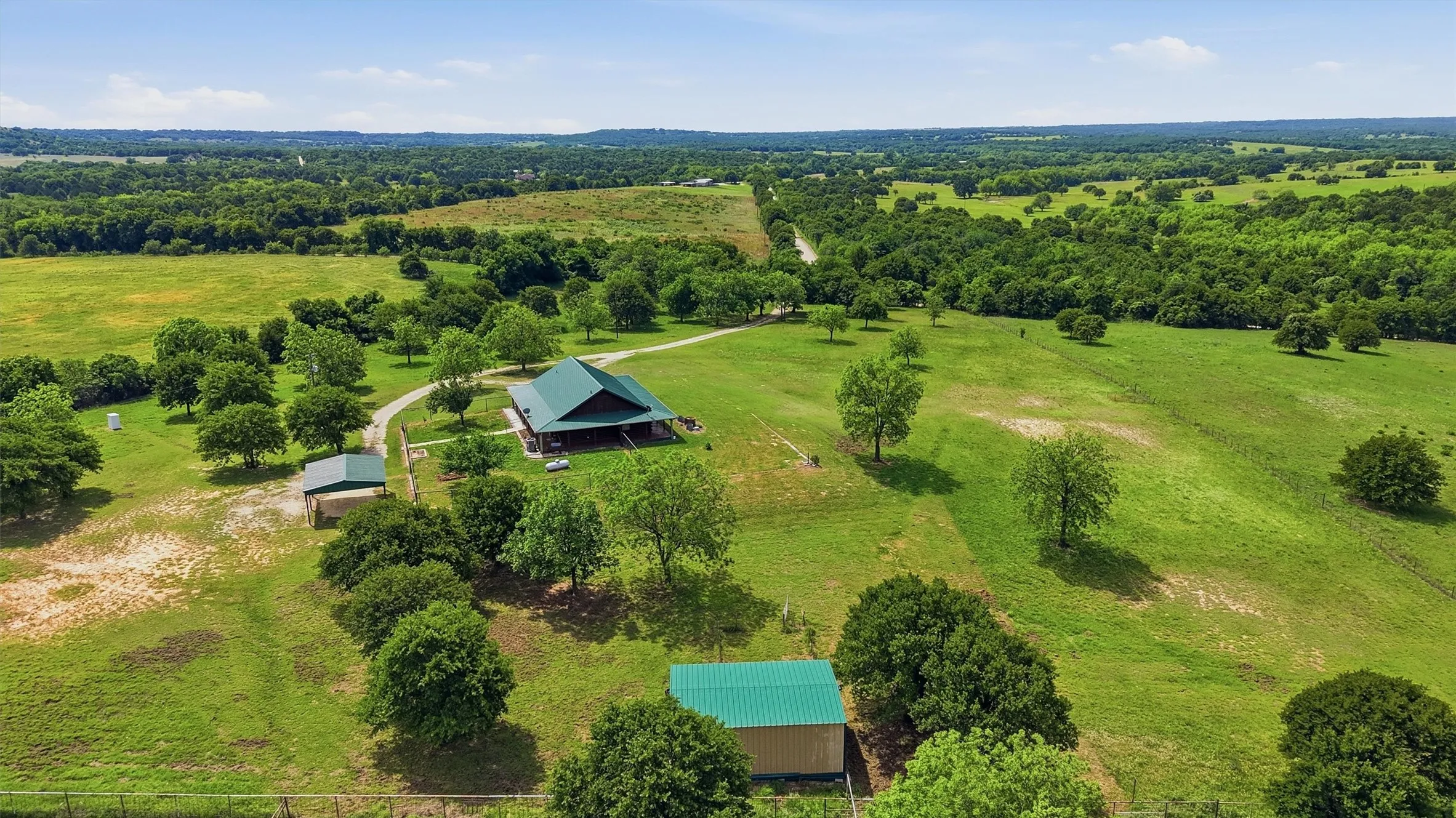 Single Family Residence For Sale in Montague County , 3078 Admire Road, Nocona, Texas 76255, 2 Bedroom, 2 Bathroom, 2 Garage spaces, 1,500 Sqft, built in 2002, Preowned, mls#21158821, Real Estate Agent in Nocona, Homes For Sale in Montague county, Homes For Sale in Nocona, Realtor in Nocona Texas, Real Estate Brokerage Independent Realty Texas, Luminita Cordes Realtor