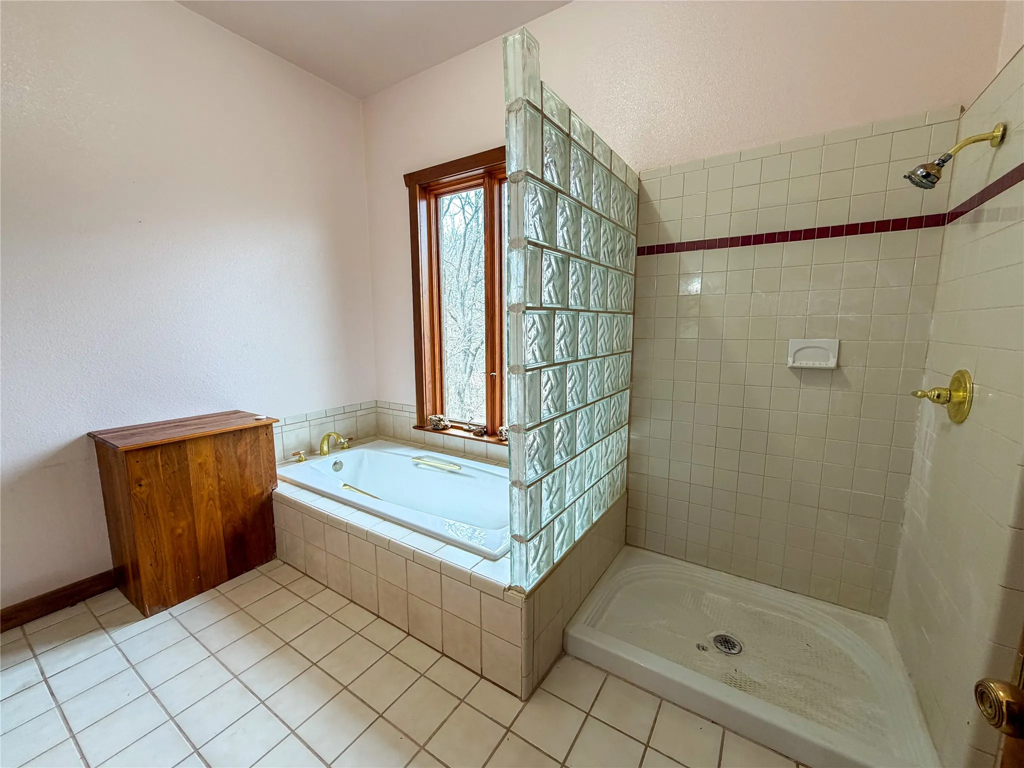 Single Family Residence For Sale in Wise County , 322 Wild Wood Drive, Decatur, Texas 76234, 4 Bedroom, 3 Bathroom, Garage spaces, 3,789 Sqft, built in 1994, Preowned, mls#21165389, Real Estate Agent in Decatur, Homes For Sale in Wise county, Homes For Sale in Decatur, Realtor in Decatur Texas, Real Estate Brokerage Independent Realty Texas, Luminita Cordes Realtor